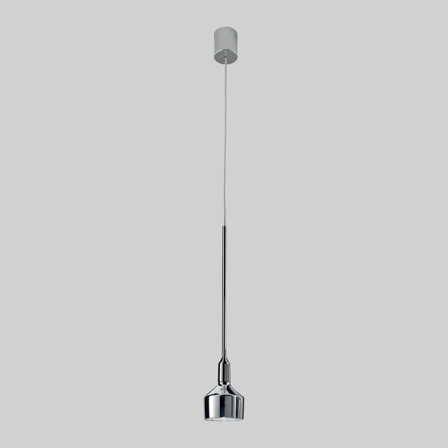 Arik Levy designed the Beamer Pendant in 2013 to be a clever, multivariable pendant system. While the Beamer Pendant looks great as a standalone, the versatile pendant can be customized into three and five multipoint systems and comes in two sizes.