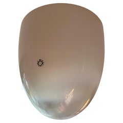 Lampada da soffitto Leucos Vetro Doublé disegnata da Roberto Pamio nel 1962.
