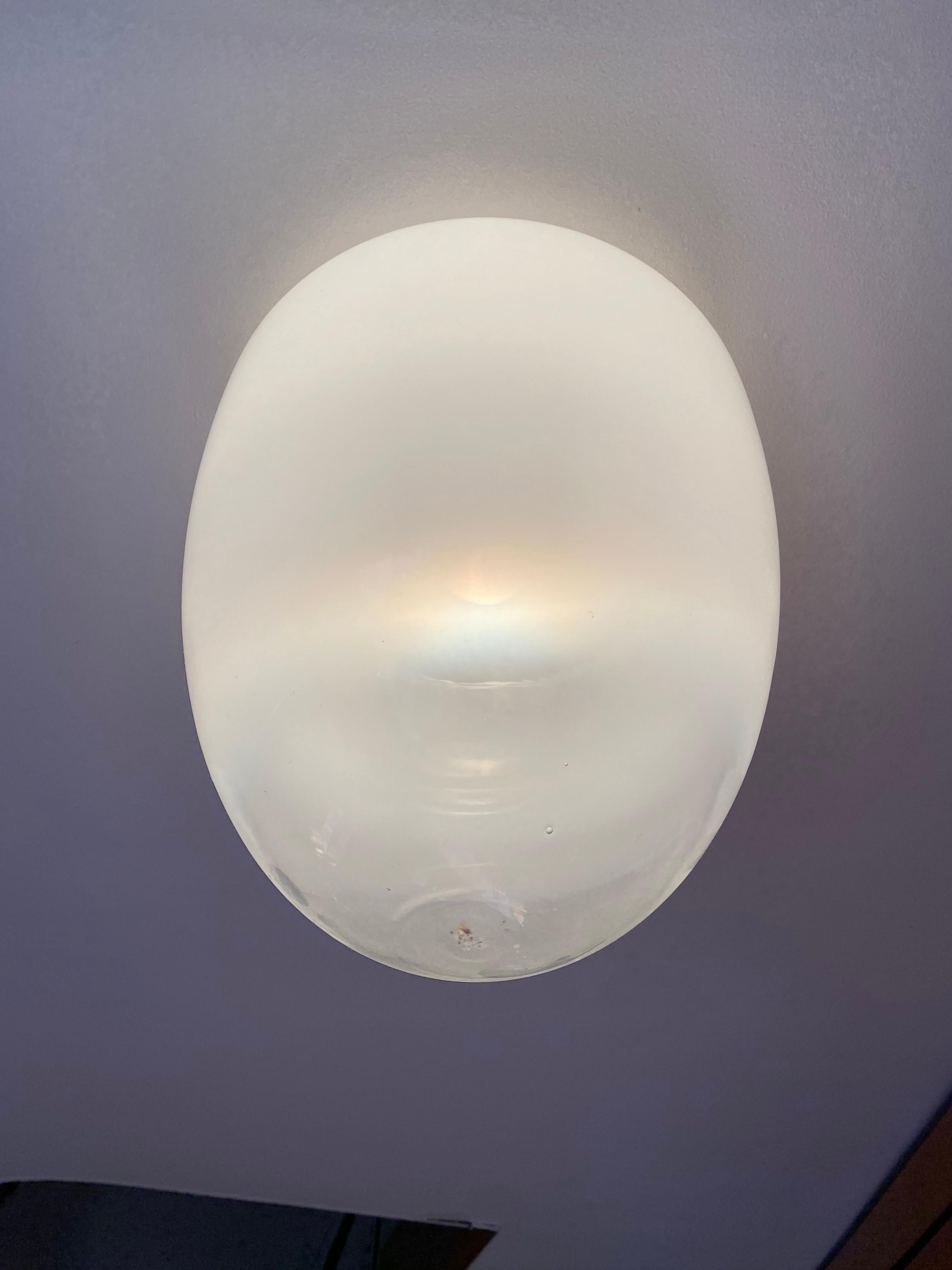 Milieu du XXe siècle Plafonnier Leucos Vetro Doublé conçu par Roberto Pamio en 1962. en vente