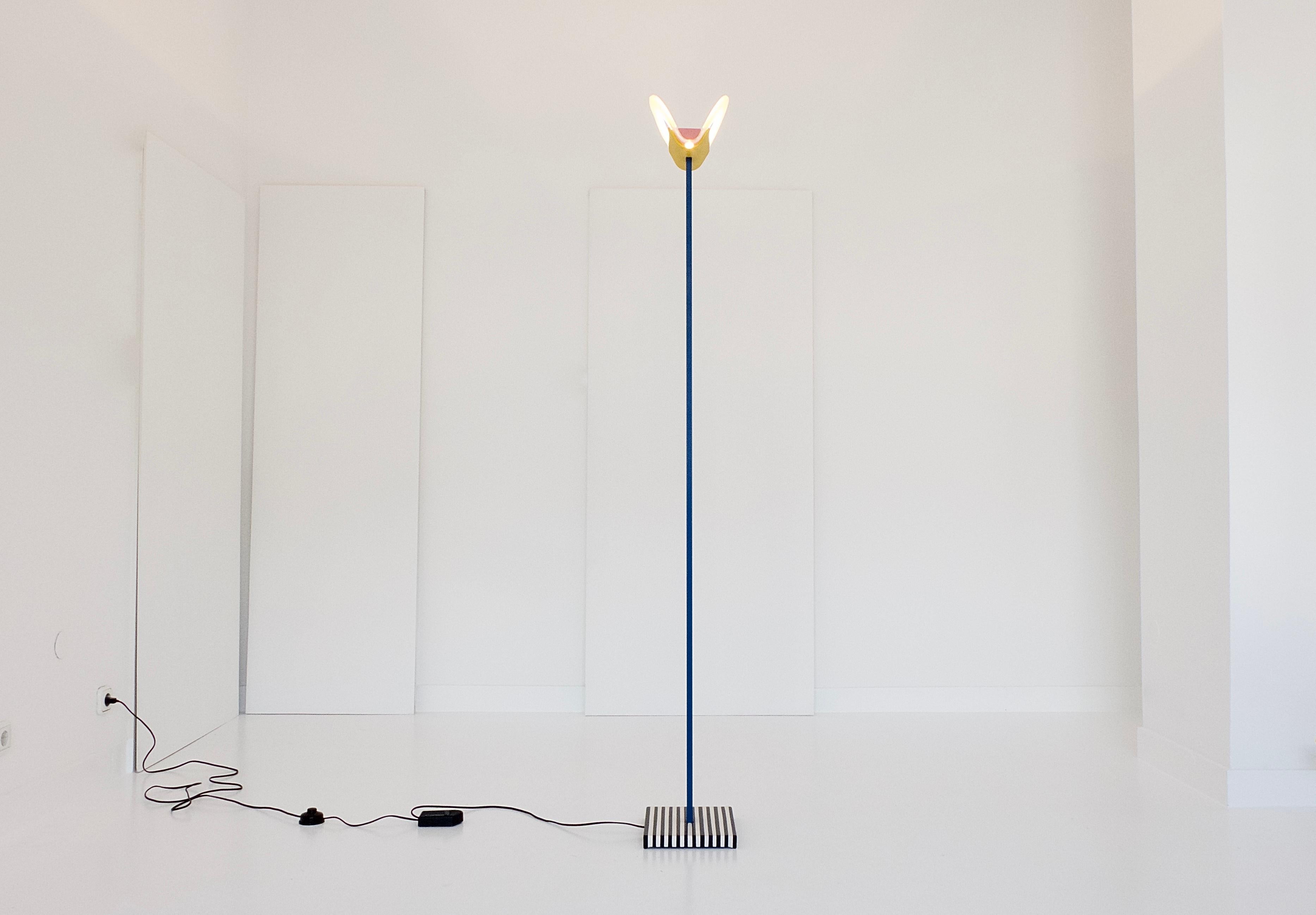 Leucos Floor Lamp with Vetri Murano Glass Shade Customized in Memphis Colors In Good Condition In Munster, NRW