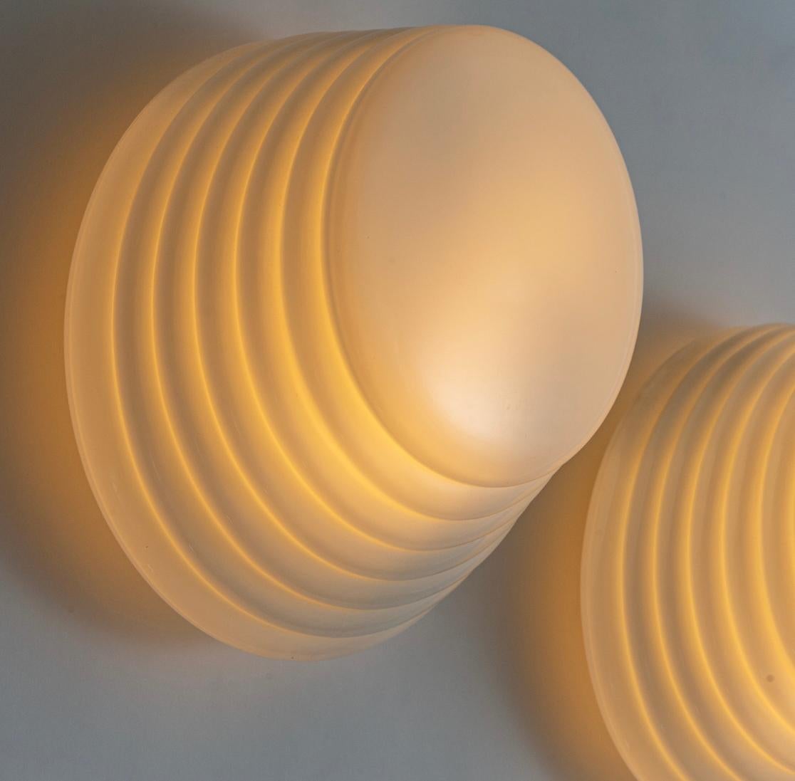 Leucos Murano Glas Slide Layers White Coban Flush Fixture, Italien, 1970er Jahre (Italienisch) im Angebot