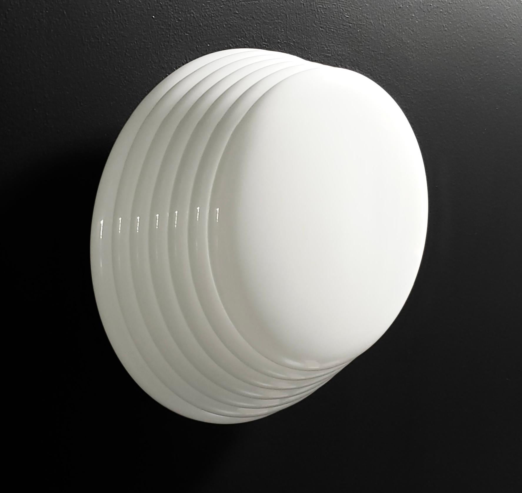 Leucos Murano Glas Slide Layers White Coban Flush Fixture, Italien, 1970er Jahre im Angebot 2