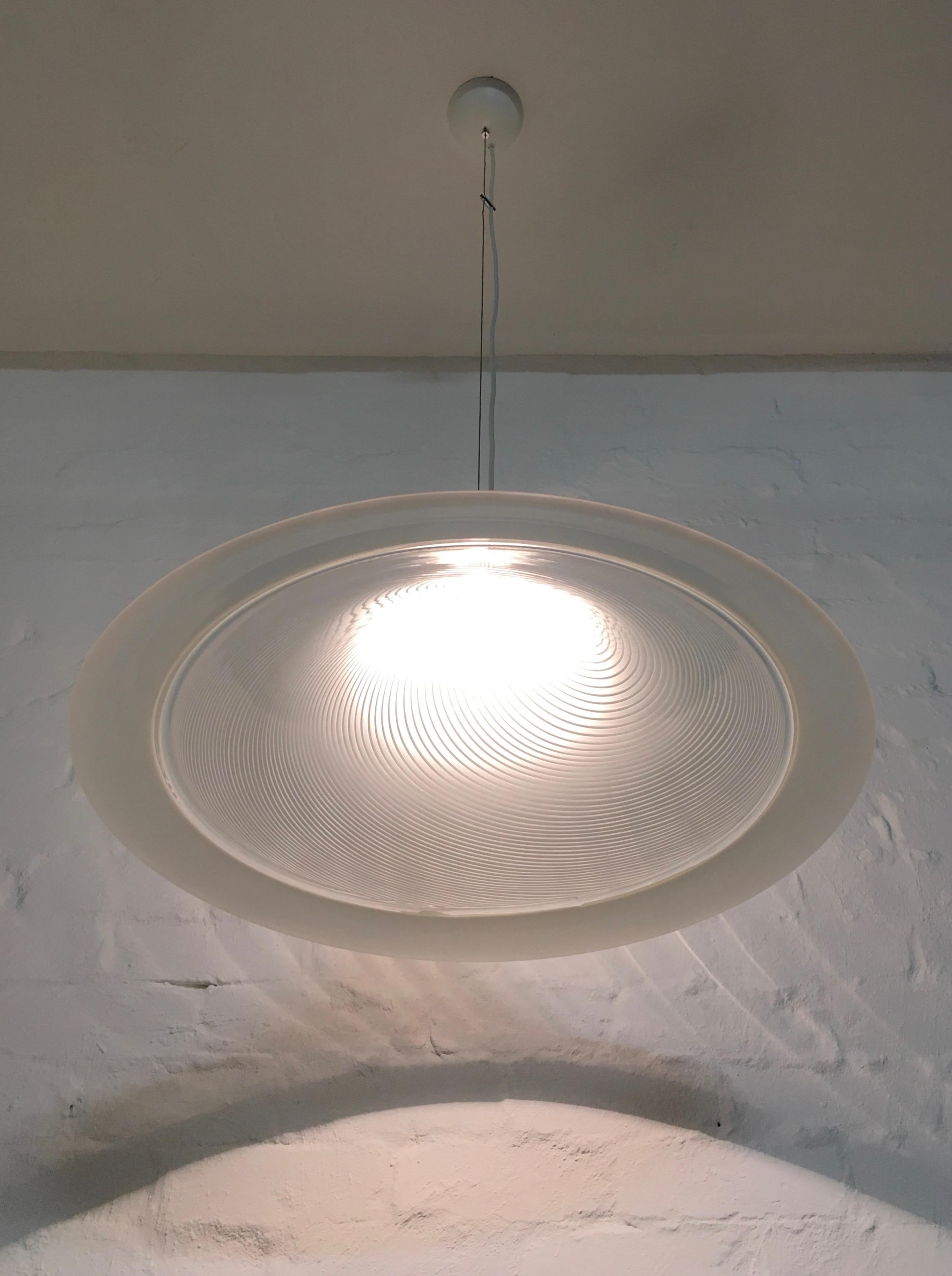 Large Murano White and Clear Tessuto Glass Pendant Light 1970s In Good Condition In Melbourne, AU