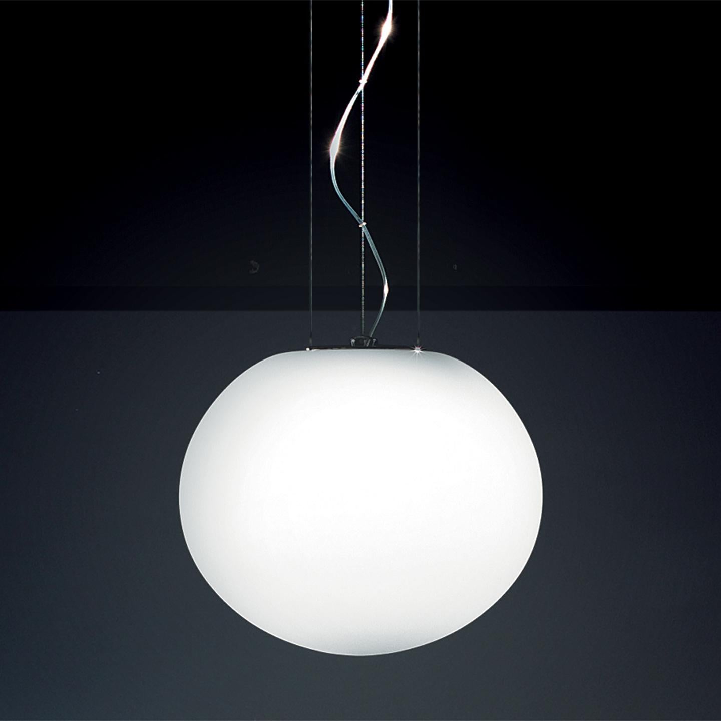 A minimal design that seems to float delicately in your space, the Sphera Pendant is made of handblown Italian glass. Matteo Thun designed Sphera in 2000 as a simple, slightly flattened oval shape that emphasizes the remarkable quality that goes