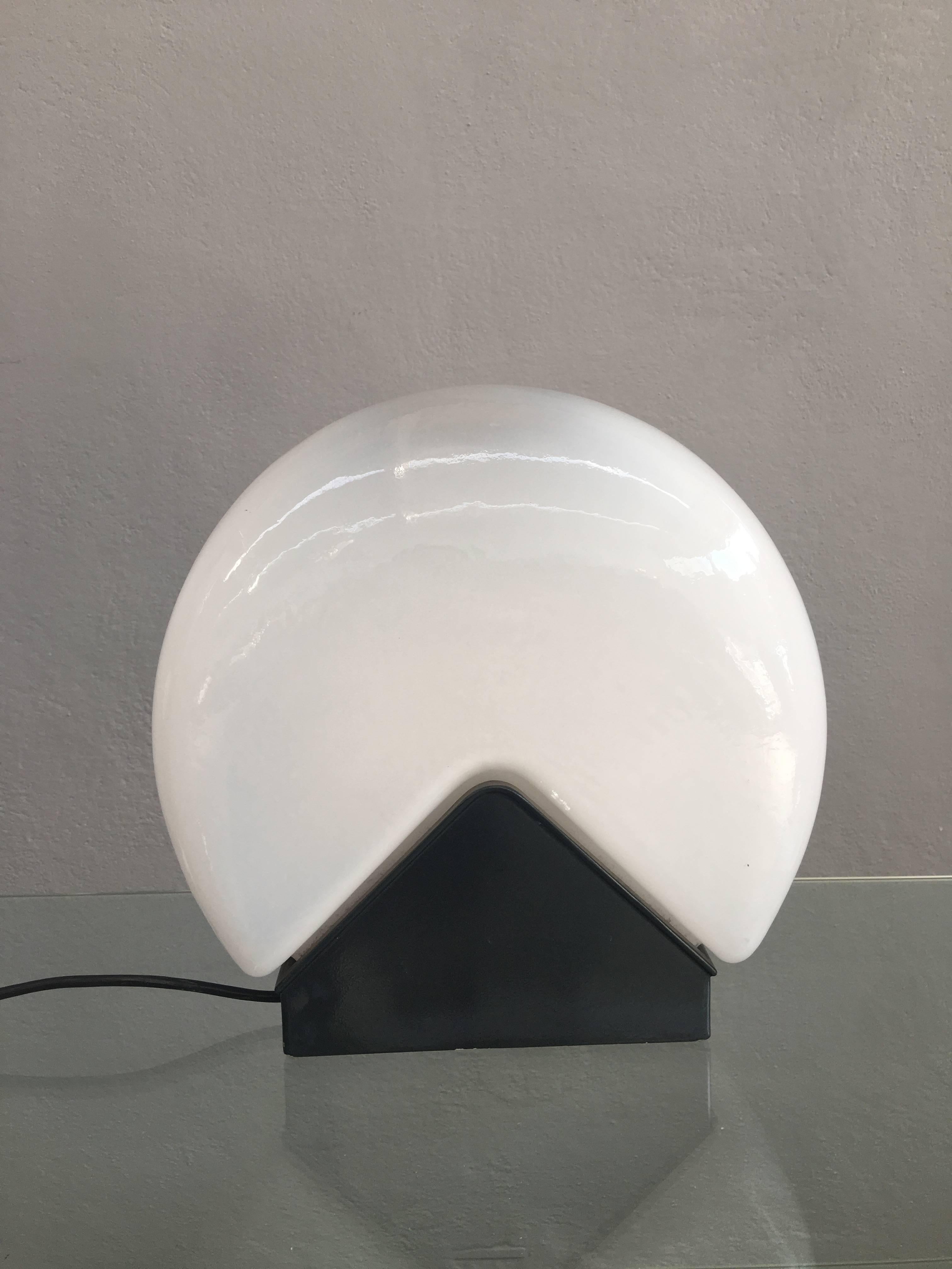 Stunning white Murano glass with black metal base with two lights.
Designed by Roberto Pamio for Leucos. 