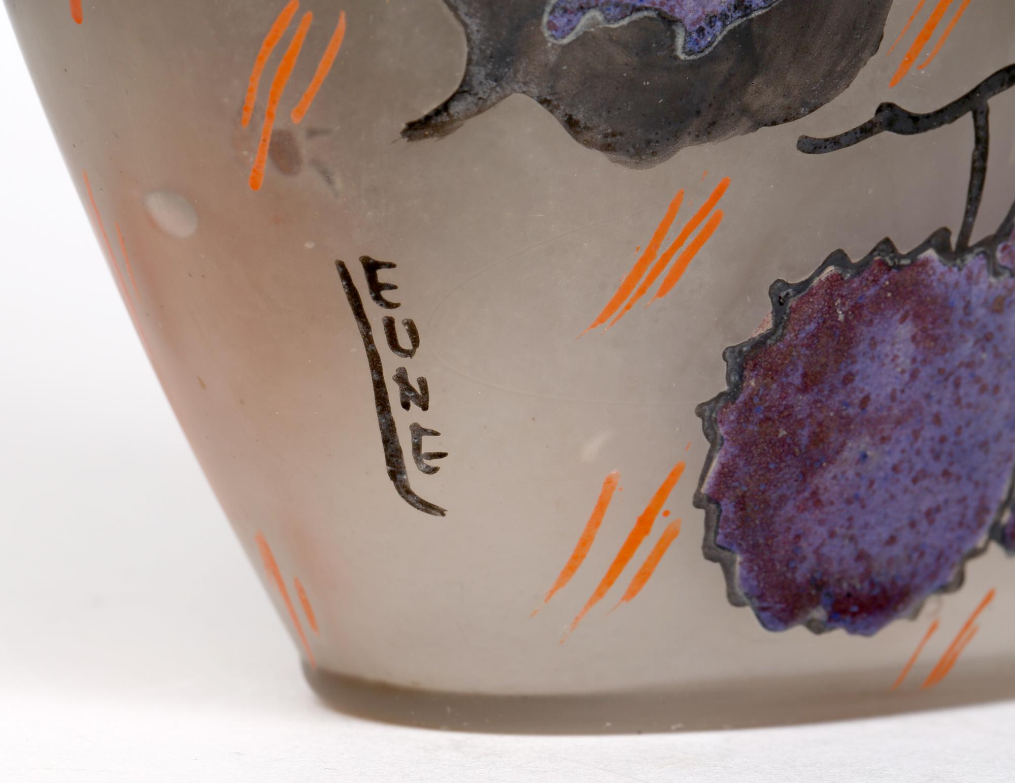 Verre d'art Vase Art Déco français émaillé à la main avec châtaigniers en vente