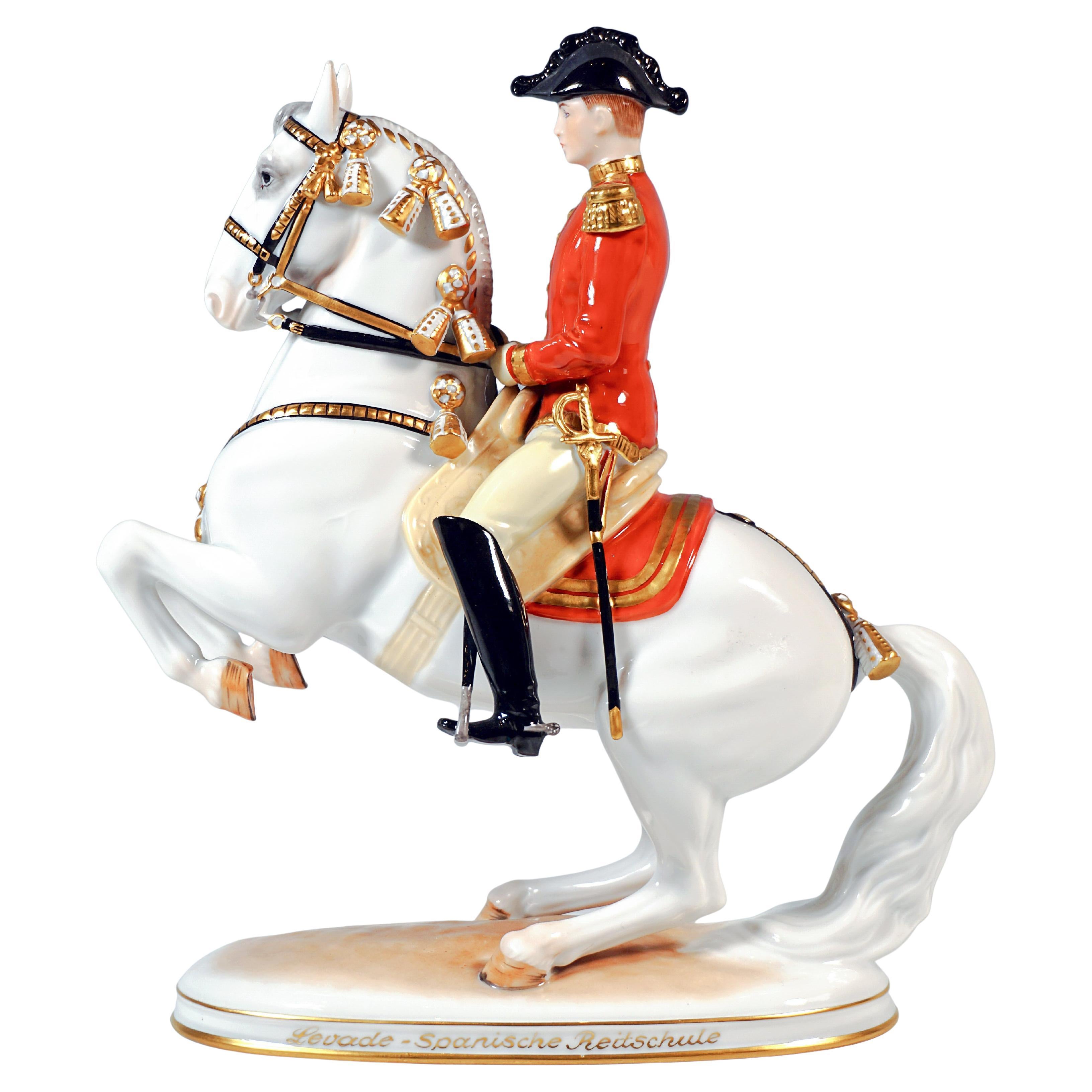 Levade" mit Reiterin, Spanish School Vienna, Pferd von Augarten, 20.