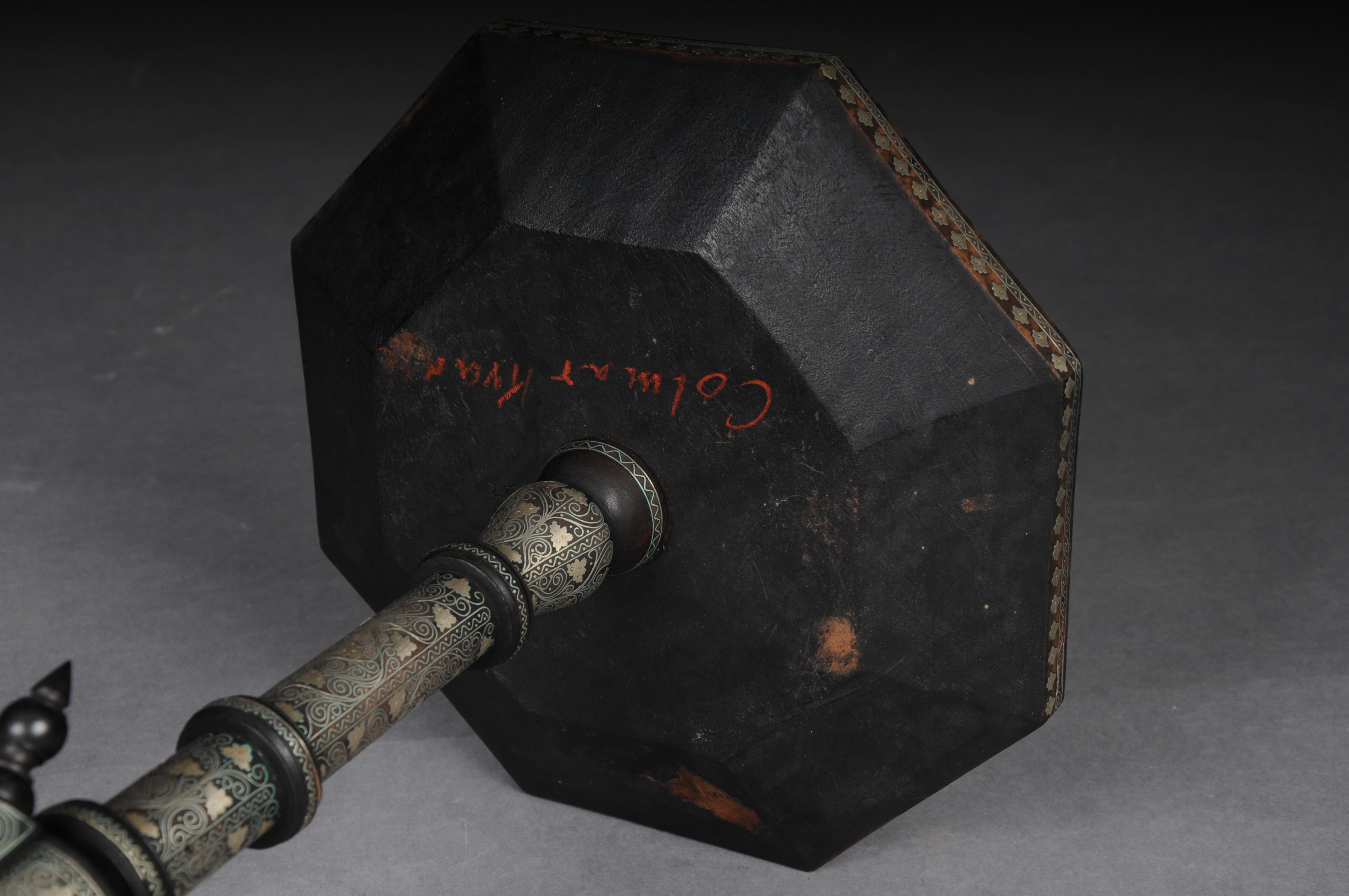 Table d'appoint ancienne Levantine/Ottomane avec incrustations de laiton, vers 1880 en vente 5