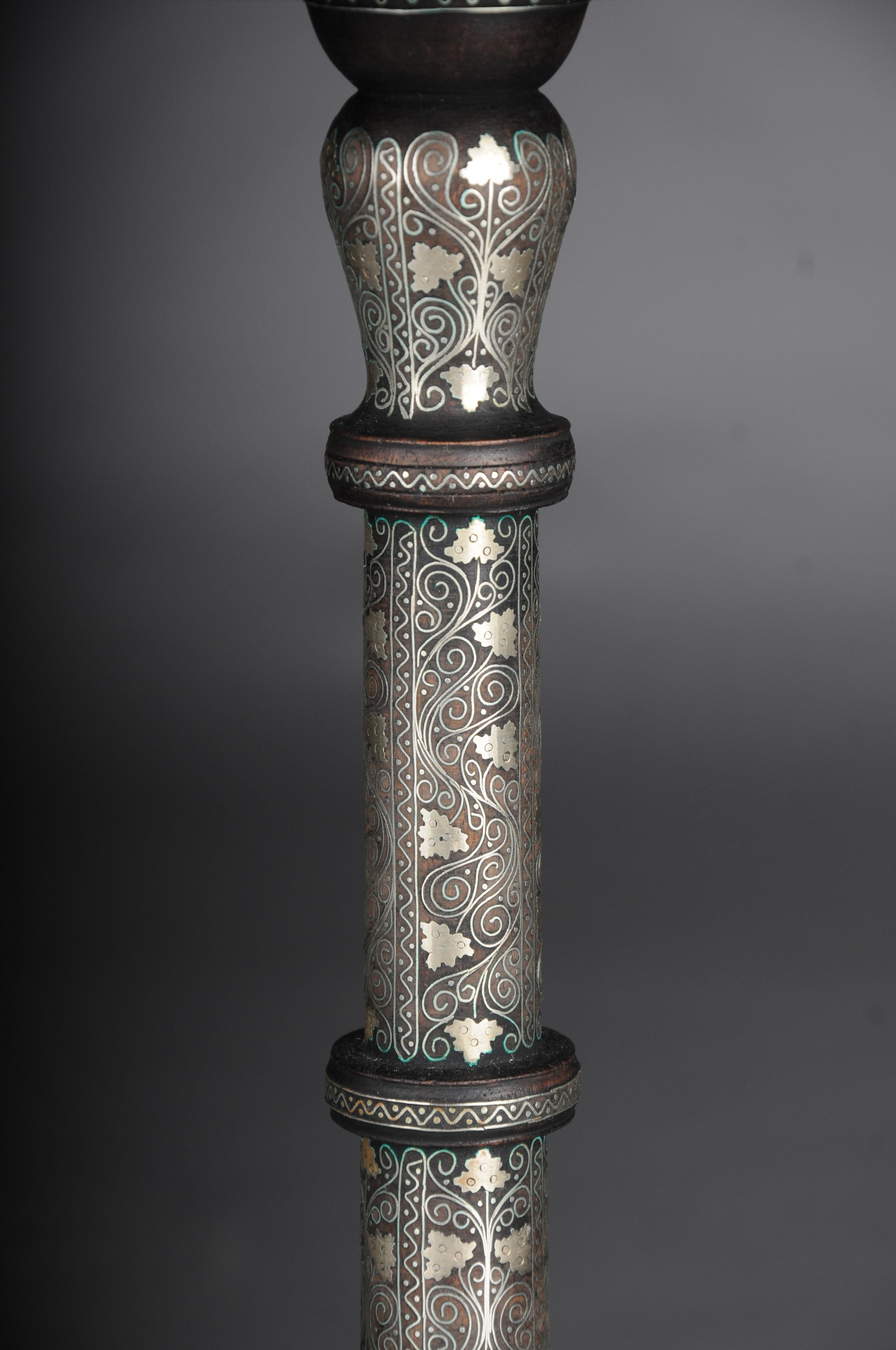 Table d'appoint ancienne Levantine/Ottomane avec incrustations de laiton, vers 1880 en vente 6