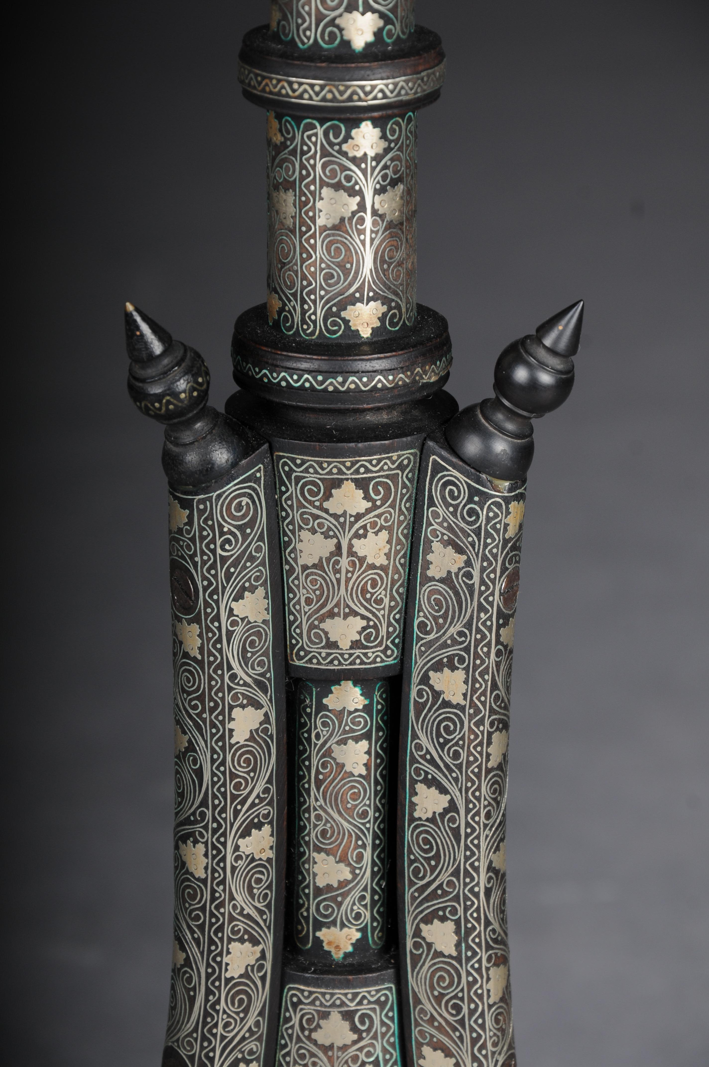 Table d'appoint ancienne Levantine/Ottomane avec incrustations de laiton, vers 1880 en vente 7