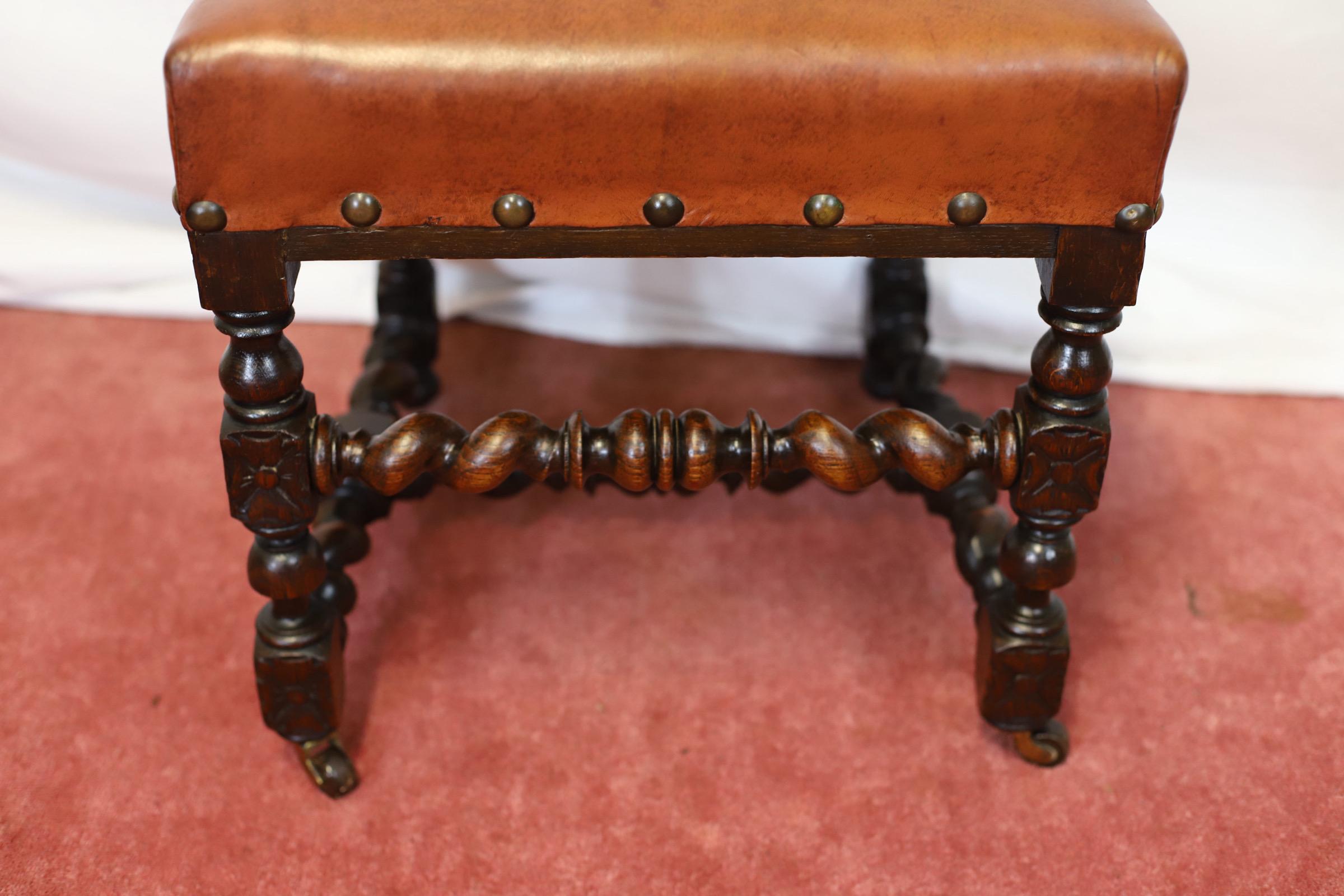 Set di otto sedie da pranzo vittoriane giacobiane in Oak Levely in vendita 10