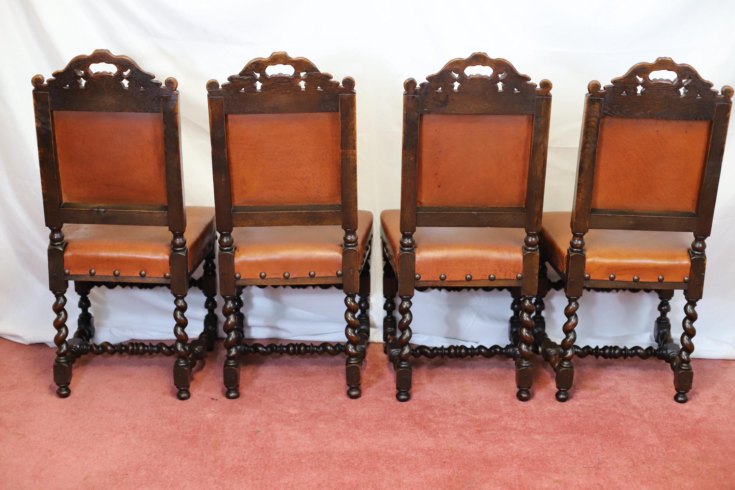 Britannico Set di otto sedie da pranzo vittoriane giacobiane in Oak Levely in vendita
