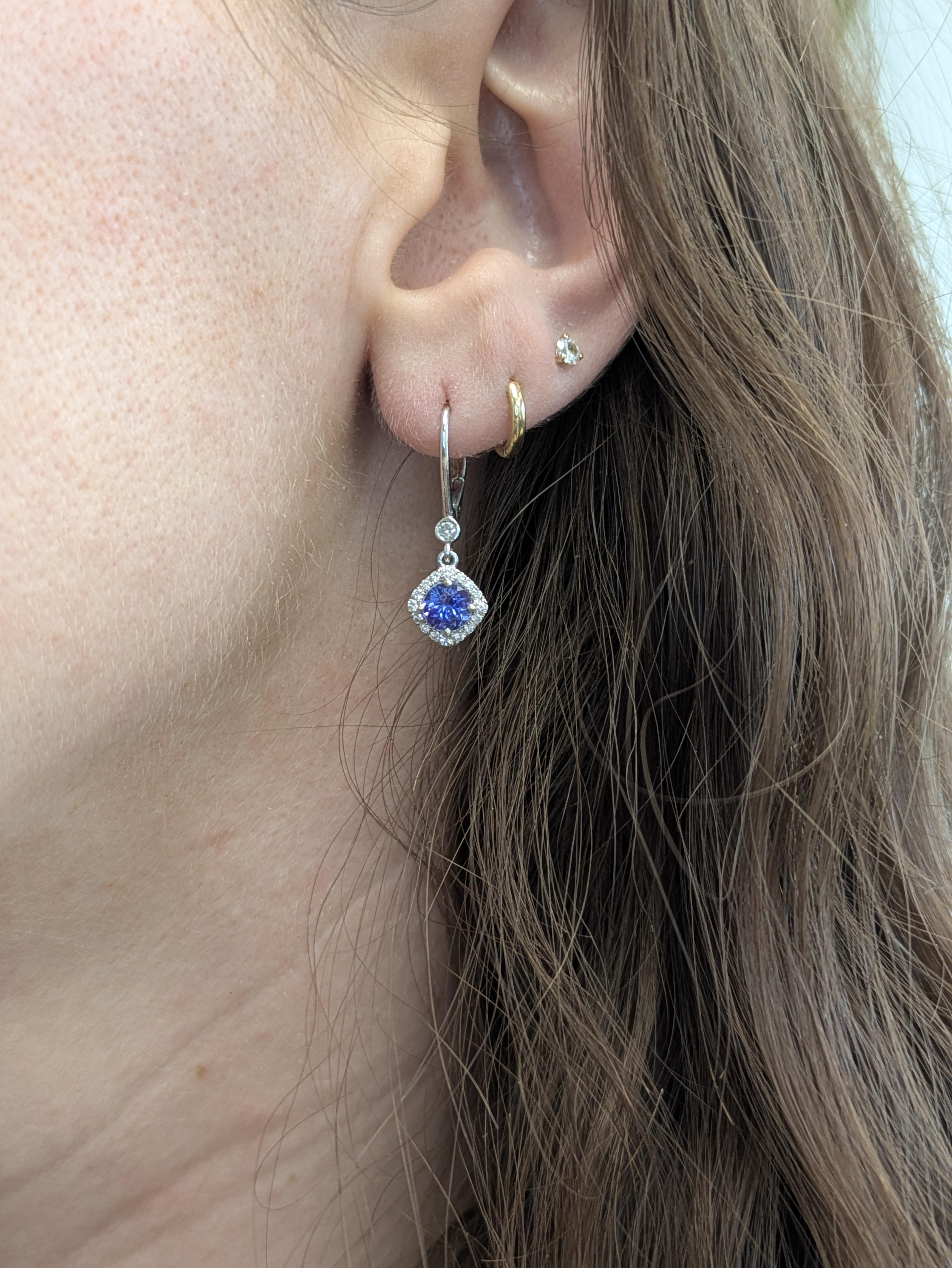 Lever Back Tanzanite Dangle Earrings w Natural Diamond Halo in 14K Gold  RD 5mm en vente 1