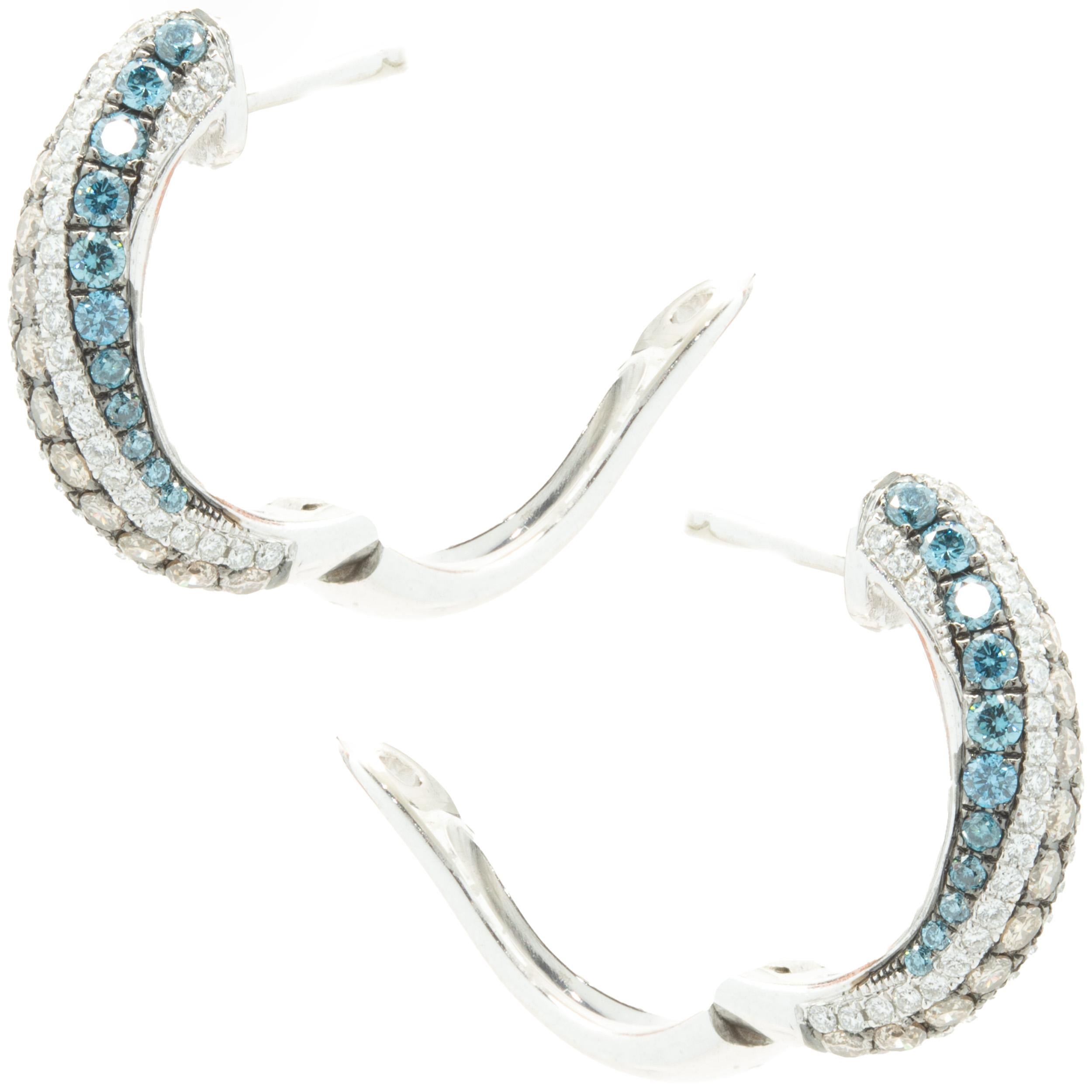 Creolen aus 14 Karat Weißgold mit blauen und schokoladenbraunen Diamanten von LeVian im Zustand „Hervorragend“ in Scottsdale, AZ