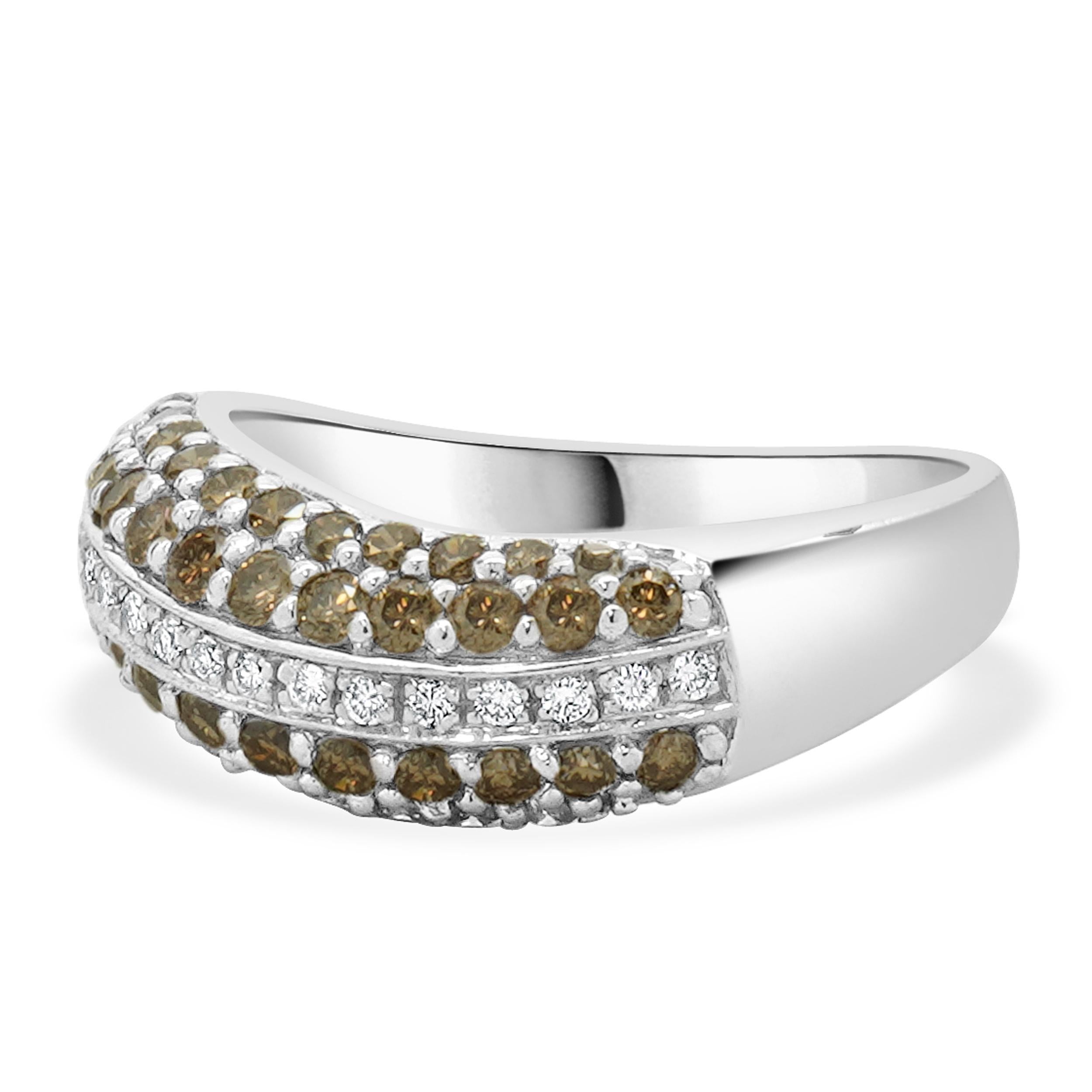 Designer: LeVian
MATERIAL: 14k Weißgold 
Diamant: 18 runde Diamanten im Brillantschliff = 0,18cttw
Farbe: H
Klarheit: SI1
Diamanten: 46 Rundschliff = 0,92cttw
Farbe: Schokolade
Klarheit: SI2
Ringgröße: 7.5 (bitte erlauben Sie bis zu 2 zusätzliche