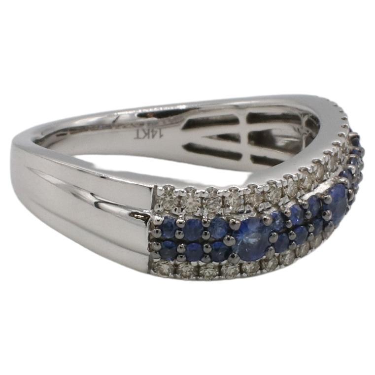 Levian 14 Karat Weißgold Natürlicher Diamant & Blauer Saphir Wave Band Ring (Moderne) im Angebot