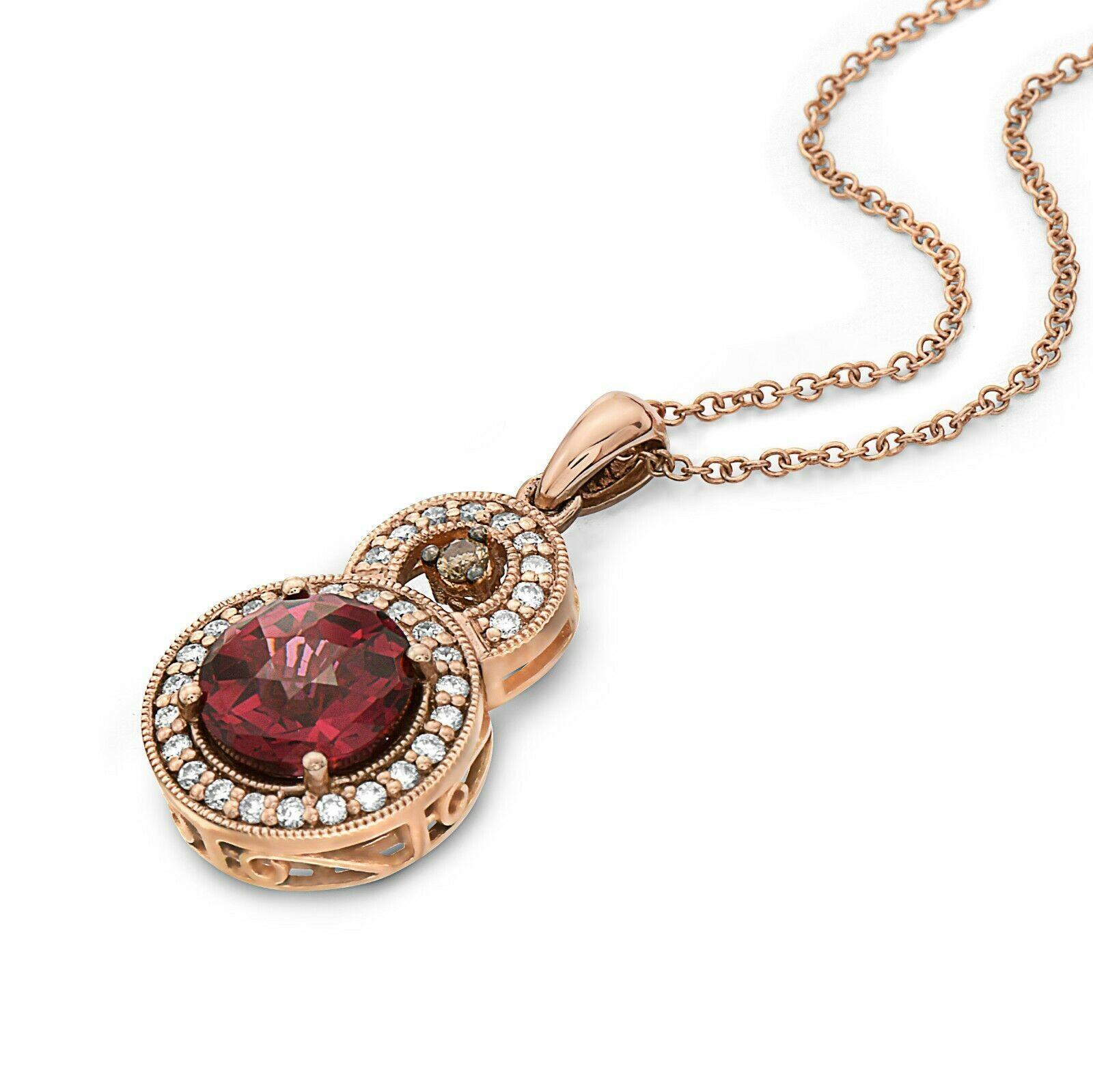 LeVian Collier pendentif en or rose 14 carats, grenat rhodolite, grenat rond et diamants bruns en forme de halo Neuf - En vente à Great Neck, NY