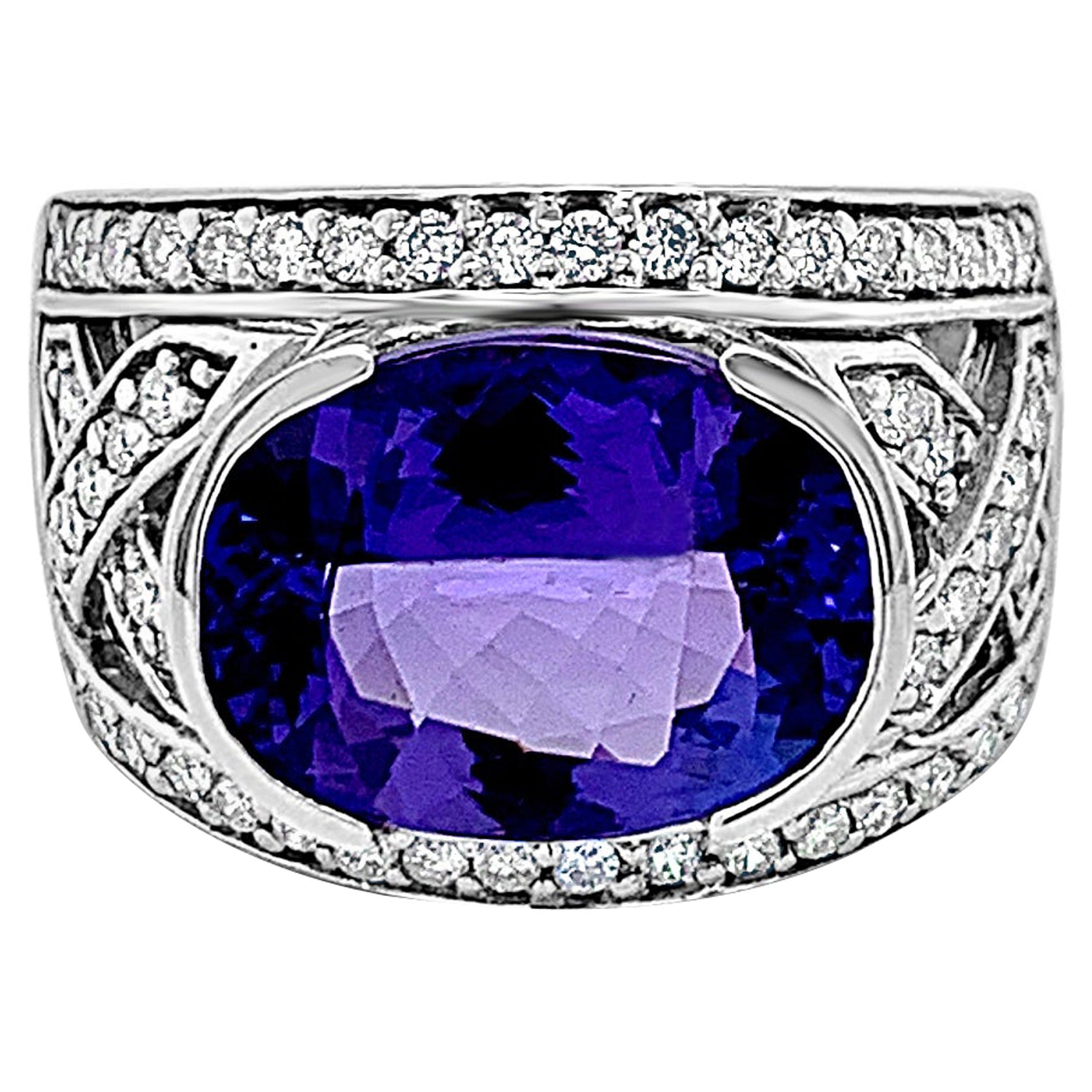 Klassischer hübscher Cocktailring von LeVian, 14 Karat Weißgold, blauer Tansanit, runder Diamant