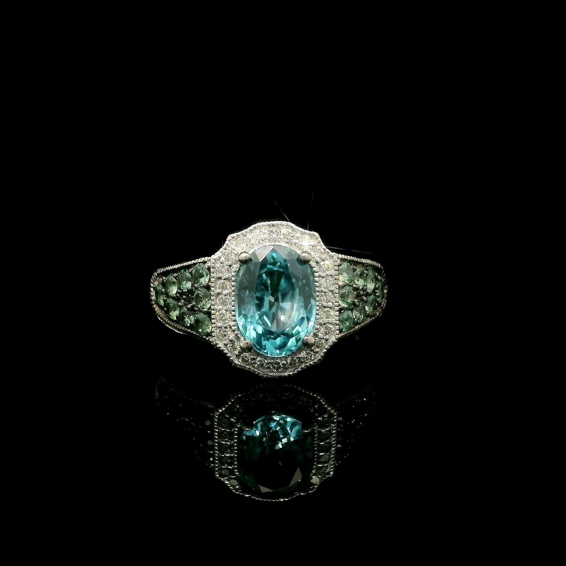 LeVian 14k White Gold Blue Zircon Diamond Halo Pave Green Alexandrite Ring im Angebot 2