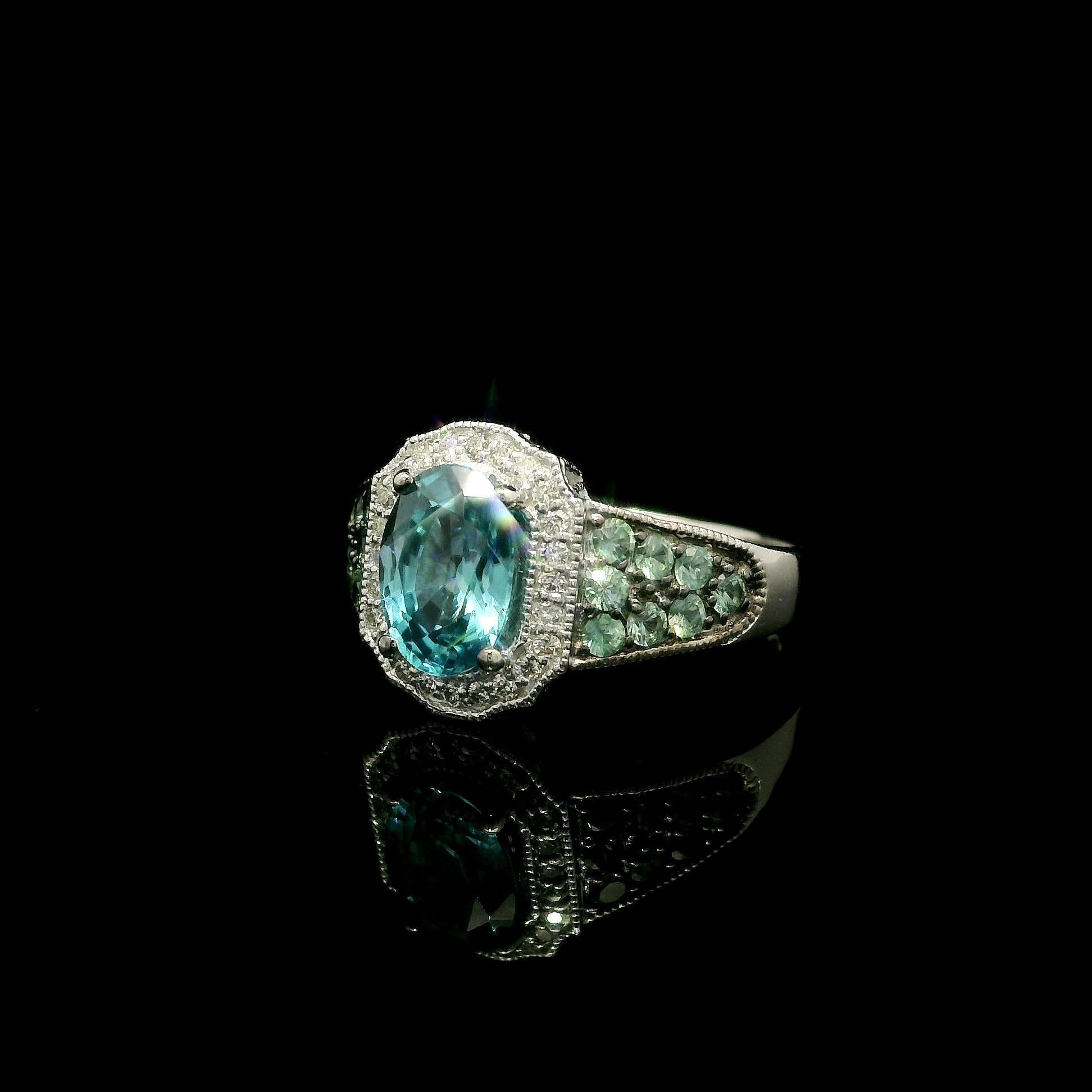 LeVian 14k White Gold Blue Zircon Diamond Halo Pave Green Alexandrite Ring im Angebot 4