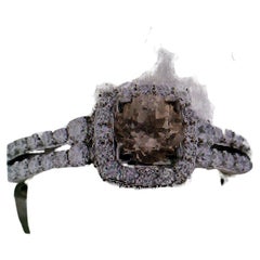 LeVian Braut Halo-Ring, 14 Karat Weißgold Morganit, runder brauner Diamant, geteilter Schaft