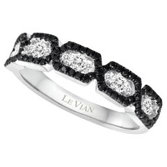 LeVian 14K Oro Blanco Diamantes Negros Redondos Anillo de Cóctel Bonito con Clase