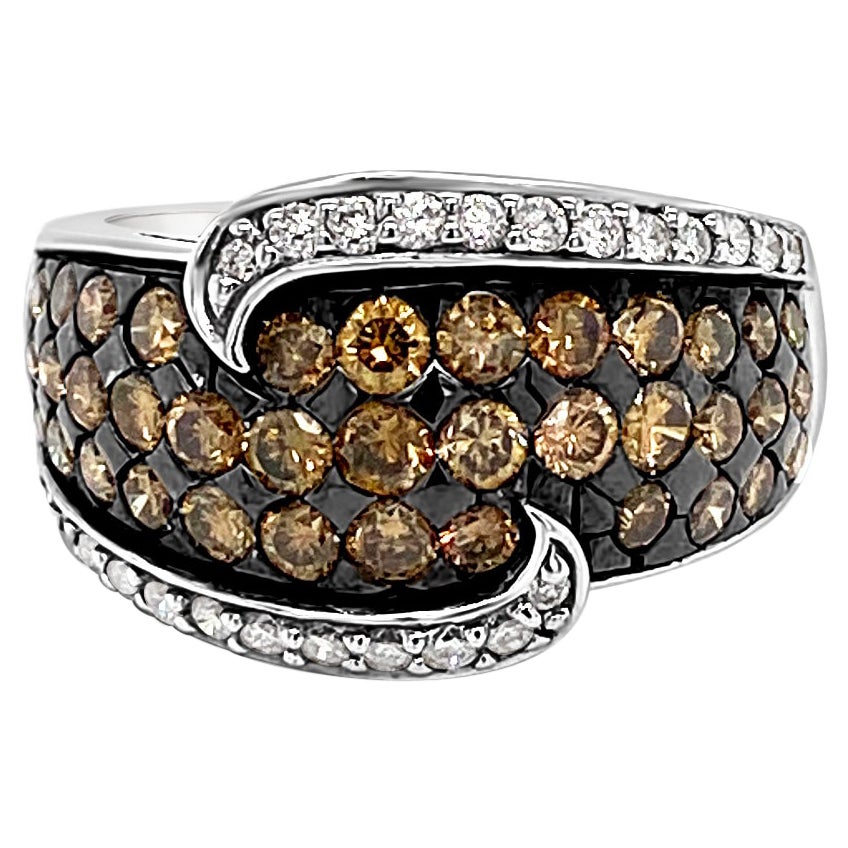 Runder schokoladenbrauner Diamant-Cluster-Cocktailring von LeVian aus 14K Weißgold