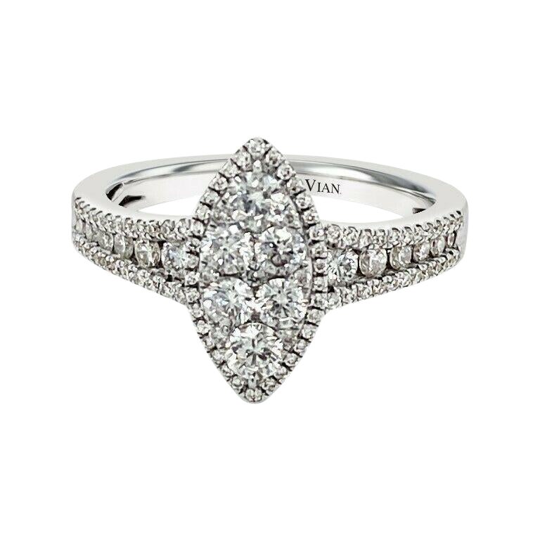 Anello da cocktail LeVian in oro bianco 14K con diamante rotondo, nuovo e bellissimo classico a grappolo in vendita