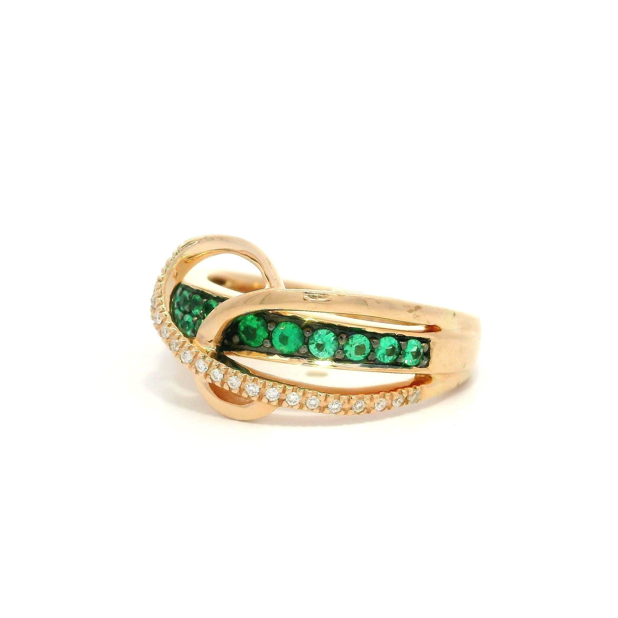 Anello LeVian in oro giallo 14k da 0,58ctw con smeraldo e diamante incrociati in vendita 1