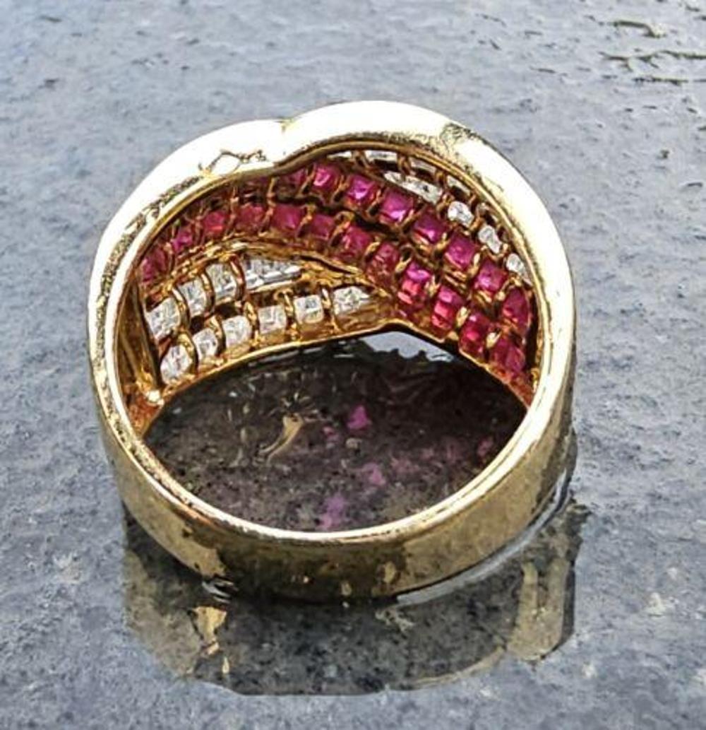 Taille princesse Levian 18k Gold Ruby Diamond Ring Band Size 6.25 Princesse Baguette Crossover