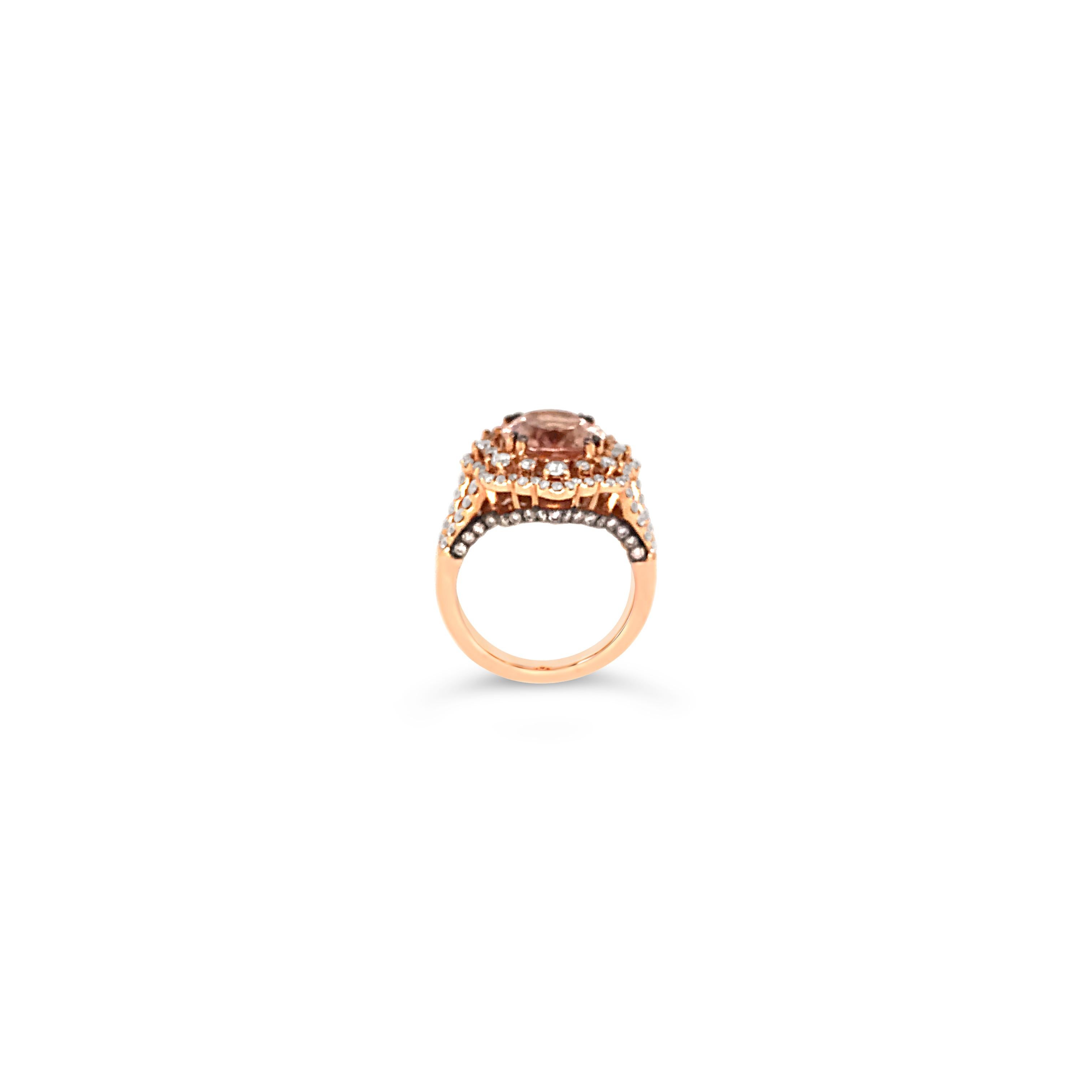 Halo-Ring, 18 Karat Roségold, rosa Morganit, schokoladenbraun, runde Diamanten im Zustand „Neu“ im Angebot in Great Neck, NY