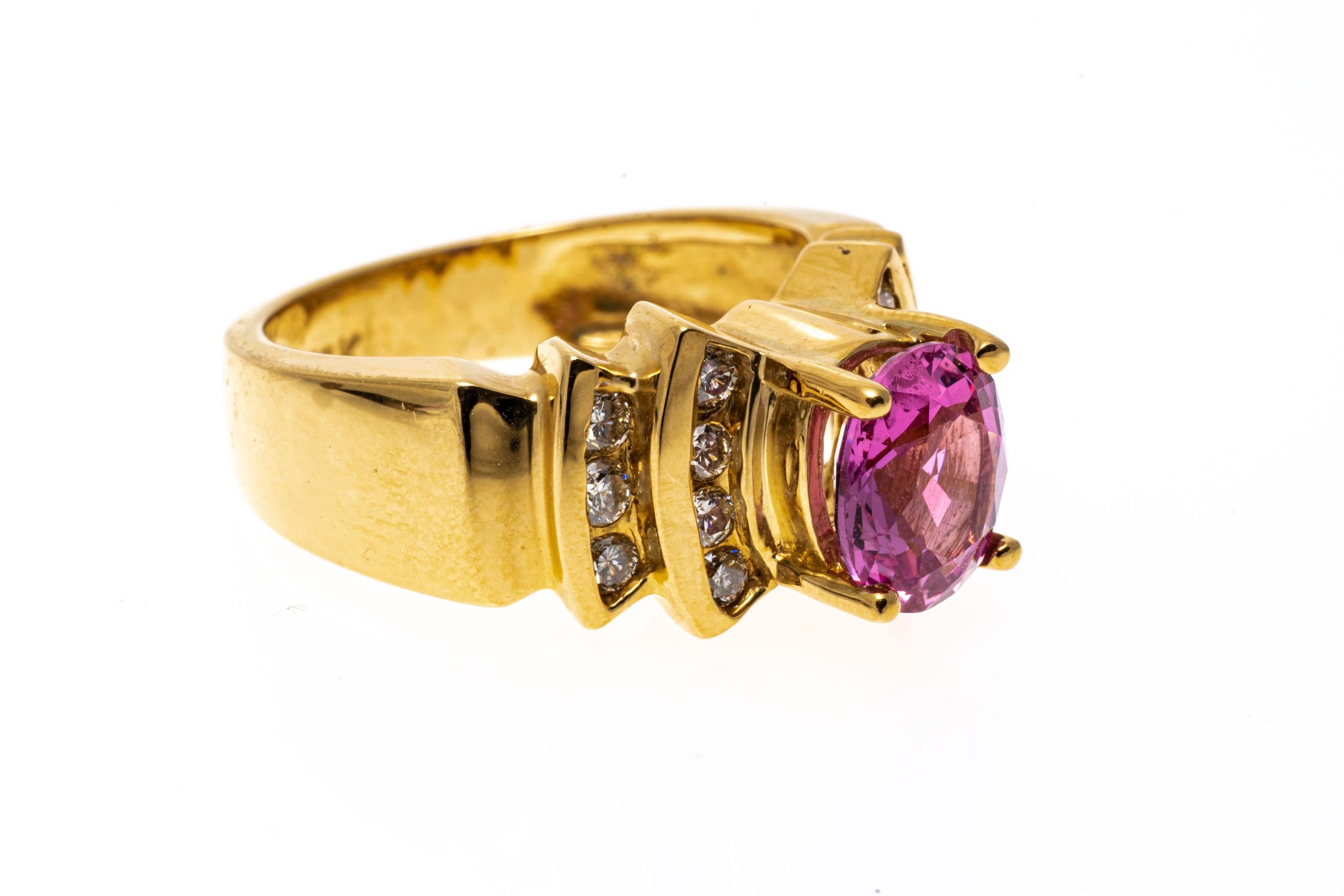 Levianischer Diamantring aus 18 Karat Gelbgold mit rosa Saphiren und Diamanten (Rundschliff) im Angebot