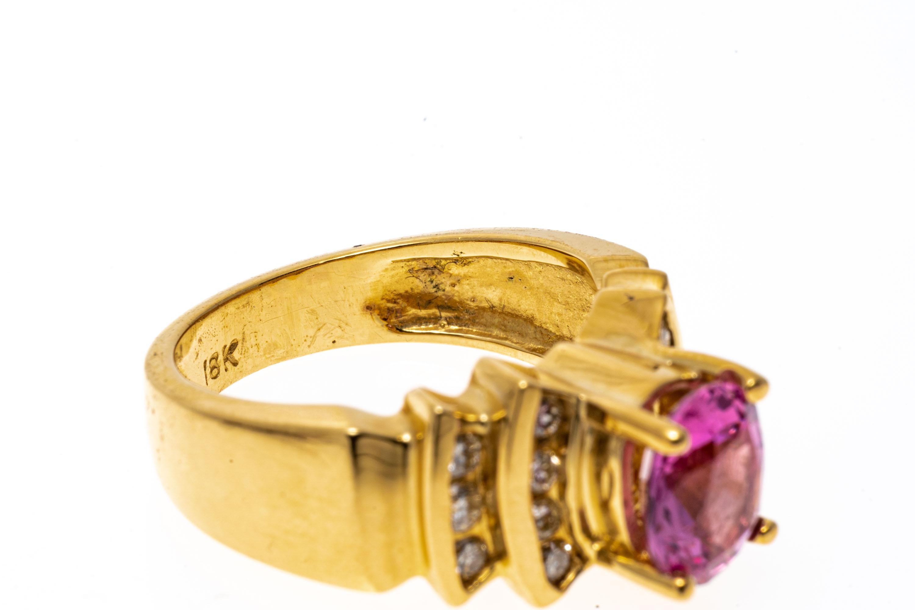 Levianischer Diamantring aus 18 Karat Gelbgold mit rosa Saphiren und Diamanten im Zustand „Gut“ im Angebot in Southport, CT