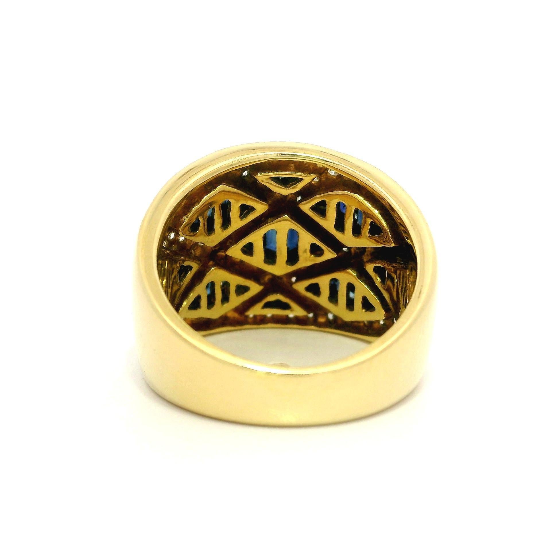 Anello Levian in oro giallo 18 carati con zaffiro e diamanti a reticolo e fascia larga a sigaro in vendita 1