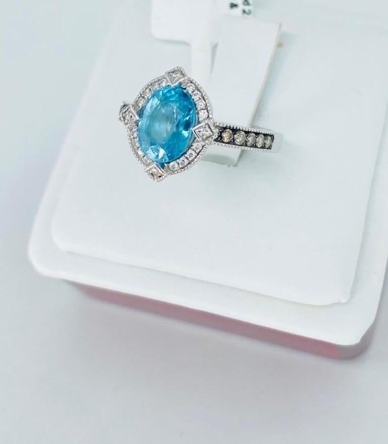 Bague LeVian en or blanc 14 carats avec aigue-marine bleue marine de 2,15 carats et diamants Pour femmes en vente