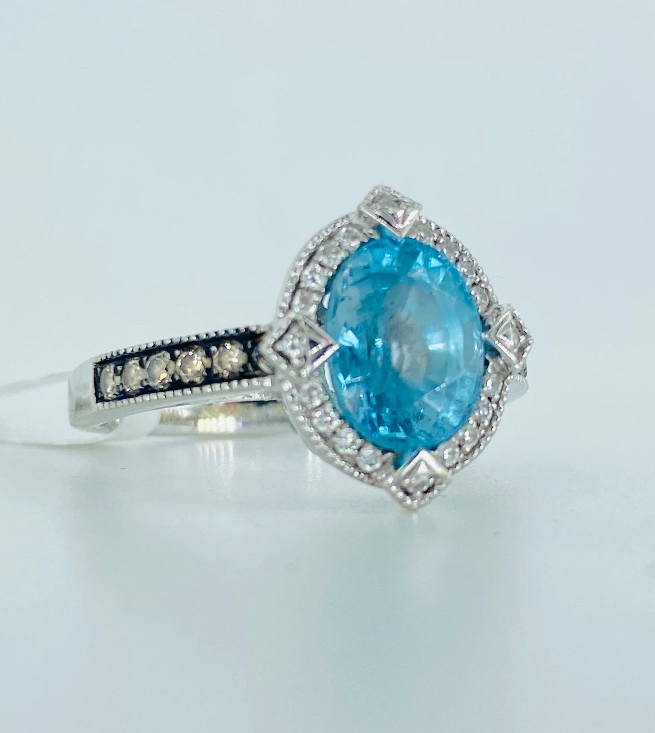 Bague LeVian en or blanc 14 carats avec aigue-marine bleue marine de 2,15 carats et diamants en vente 2