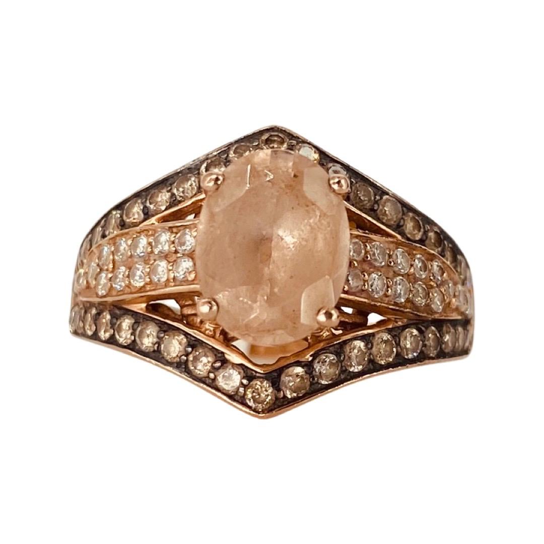 LeVian 3.56tcw Morganite and Diamonds Ring 14k Rose Gold. Beautiful design by world famous LeVian. The center morganite gemstone weights approx 2.00 Carat & Diamonds approx 1.56tcw for a total carat weight of 3.56tcw.
The ring is a size 7.5 and