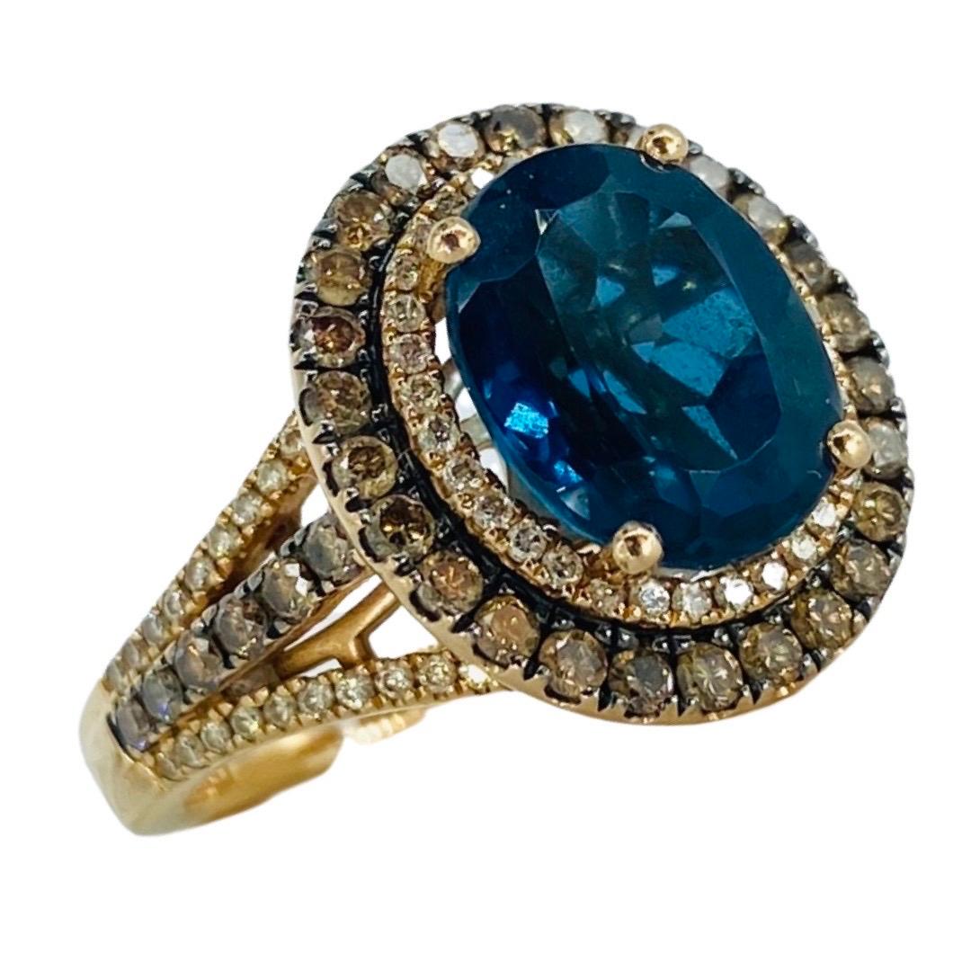 LeVian Ring aus 14 Karat Gold mit 4,87 Karat tiefseeblauem Topas und Diamanten (Ovalschliff) im Angebot