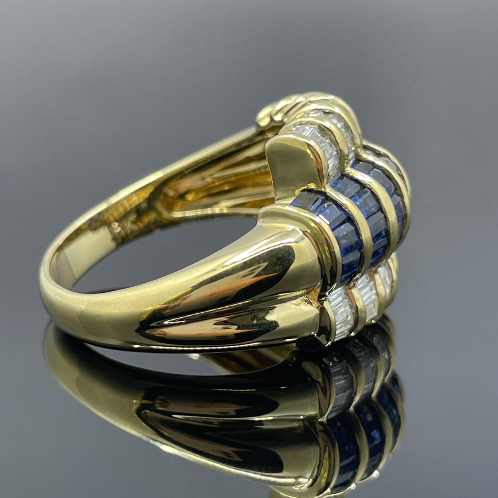 LeVian Anillo Cúpula Zafiro Azul y Diamante Baguette Oro Amarillo 18k 3,50ctw Corte baguette en venta