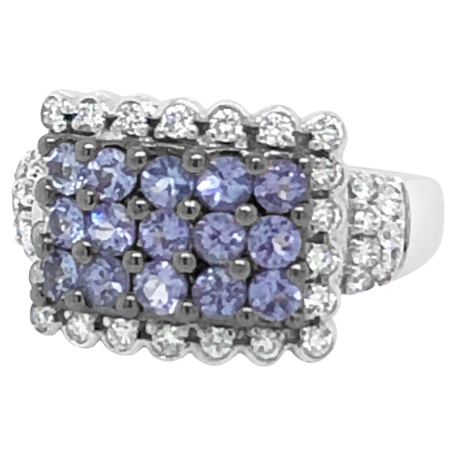 Ring aus 14 Karat Weißgold mit blauem Tansanit und Diamanten von Le Vian im Angebot