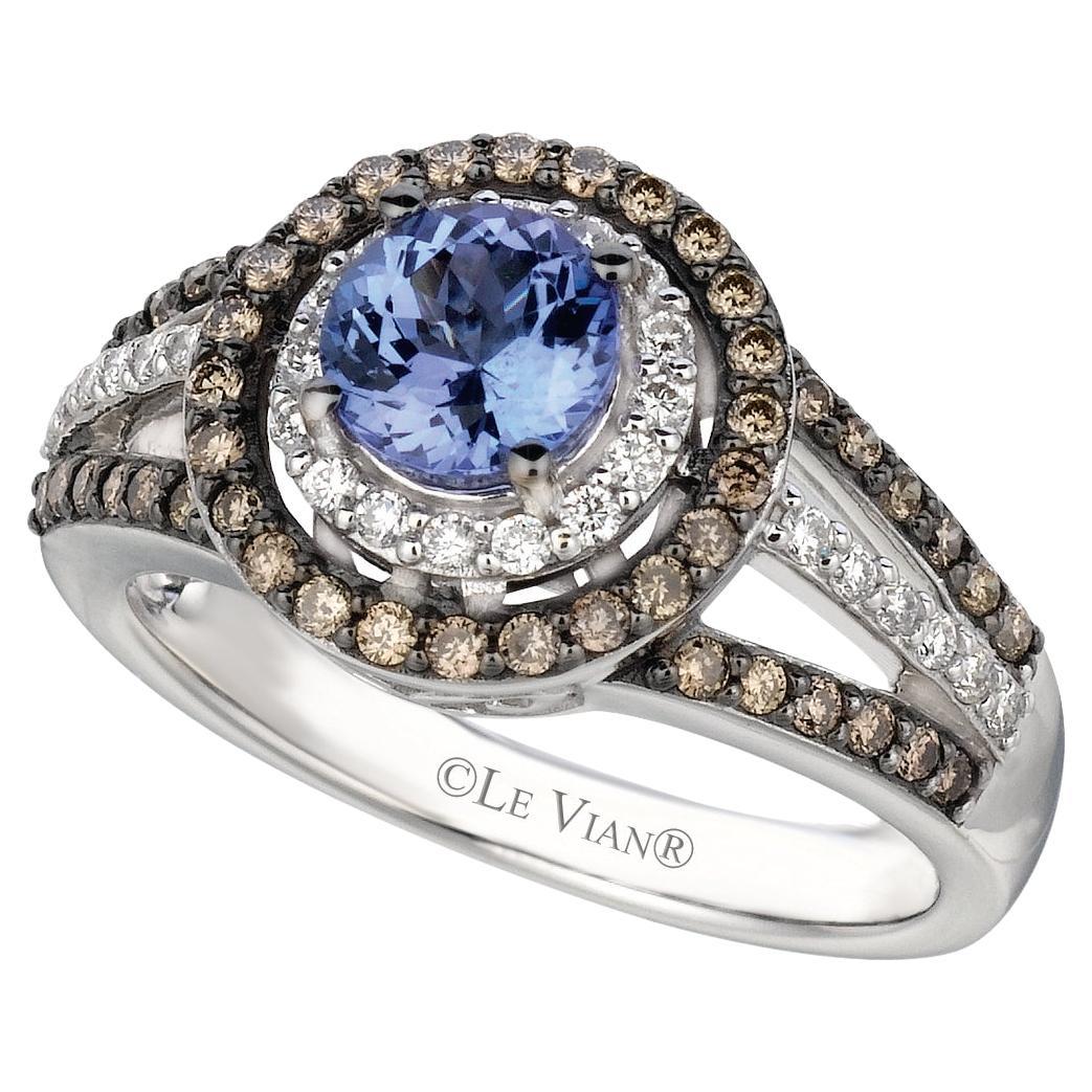 Ring aus 14 Karat Weißgold mit blauem Tansanit und Diamanten von Le Vian im Angebot