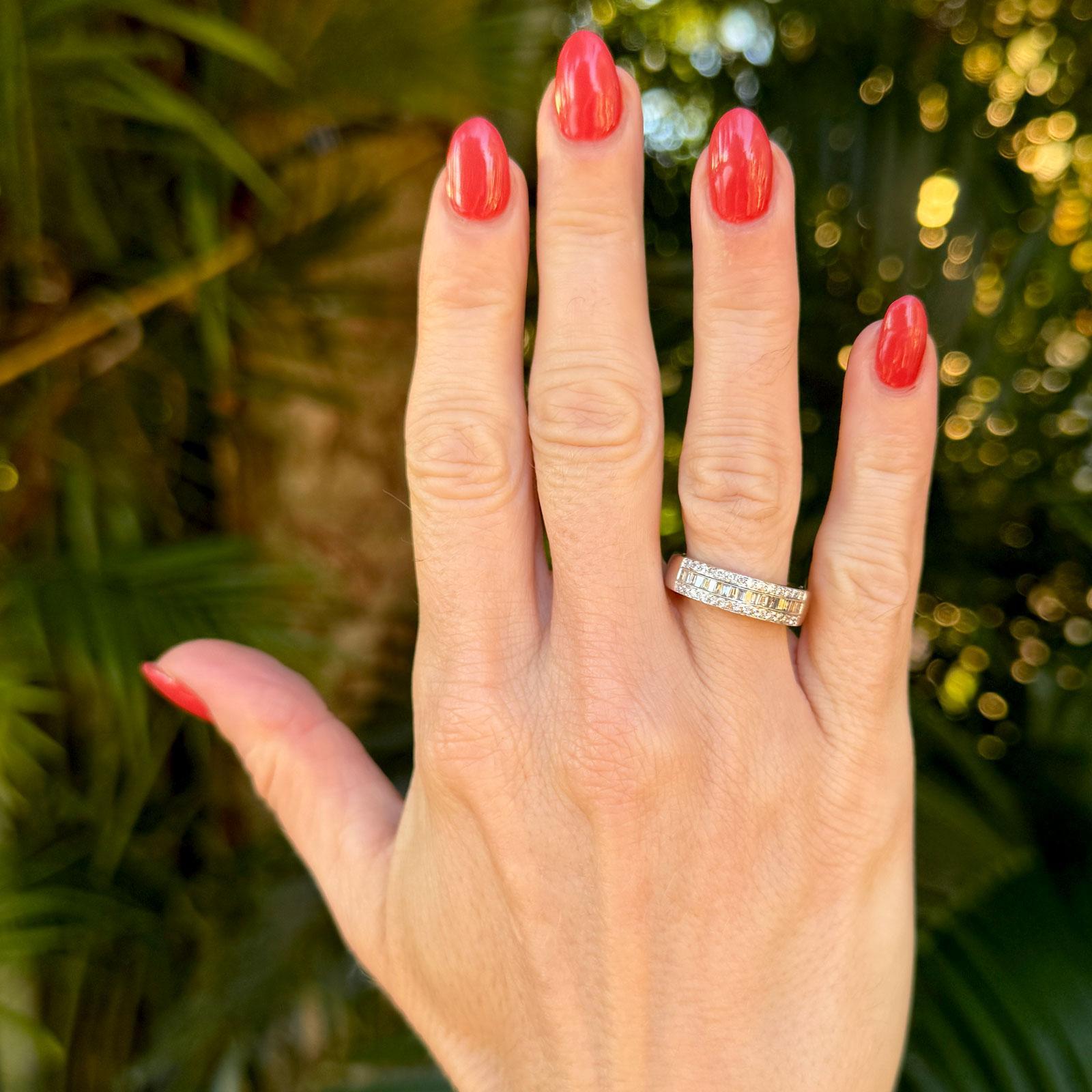 LeVian Diamant 18 Karat Weißgold Hochzeit Anniversay Band Ring Damen im Angebot