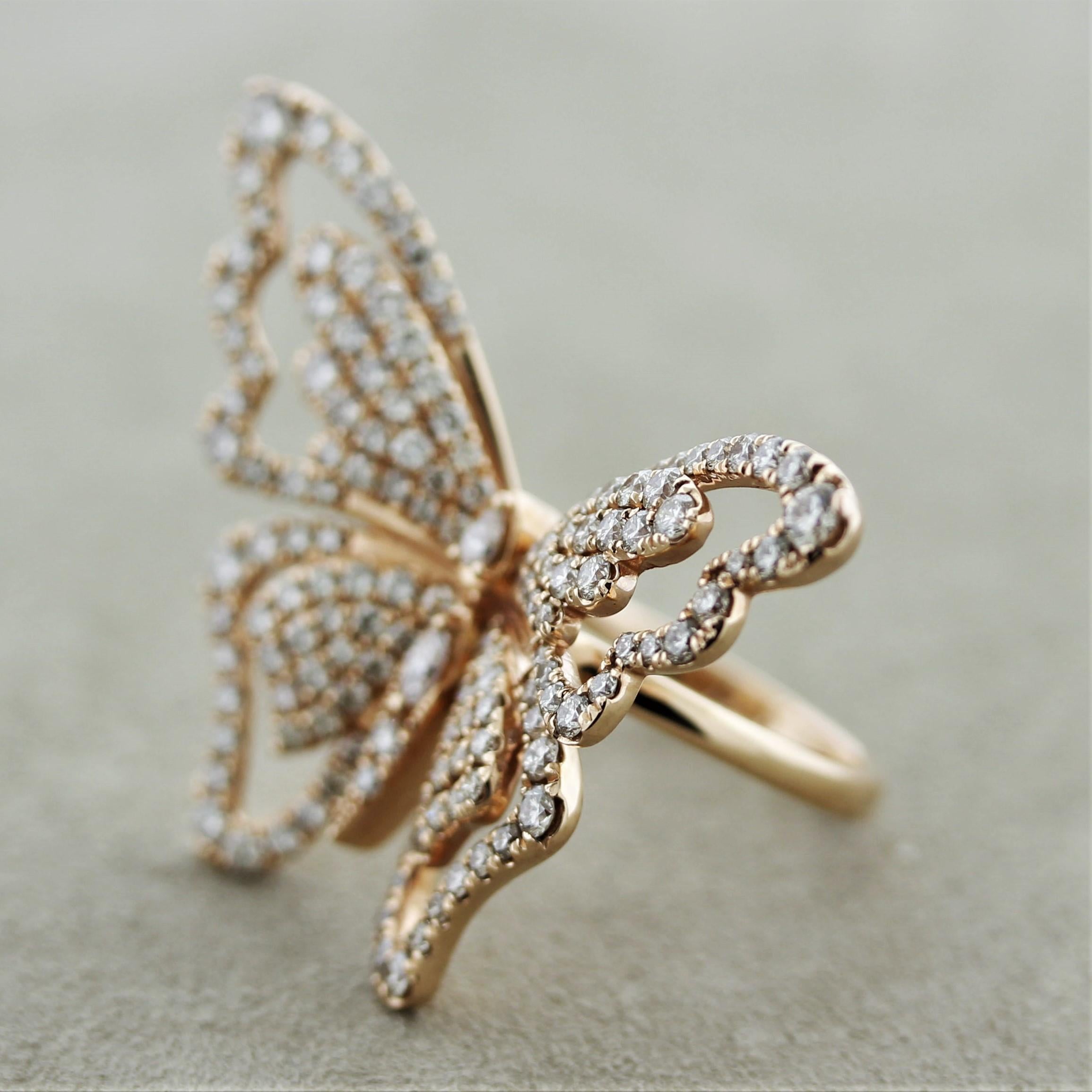 Taglio misto Anello Levian con diamante e farfalla in oro in vendita