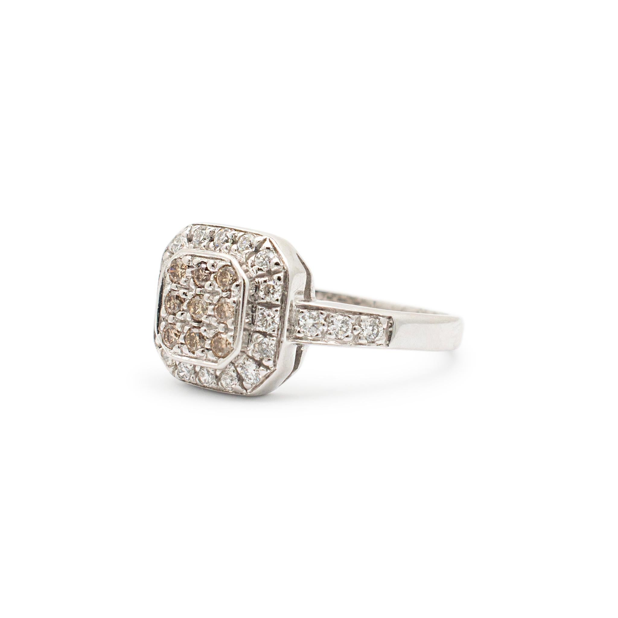 Levian Damen Verlobungsring, quadratischer Cluster in Form eines weißen und schokoladenbraunen Diamanten im Zustand „Hervorragend“ im Angebot in Houston, TX