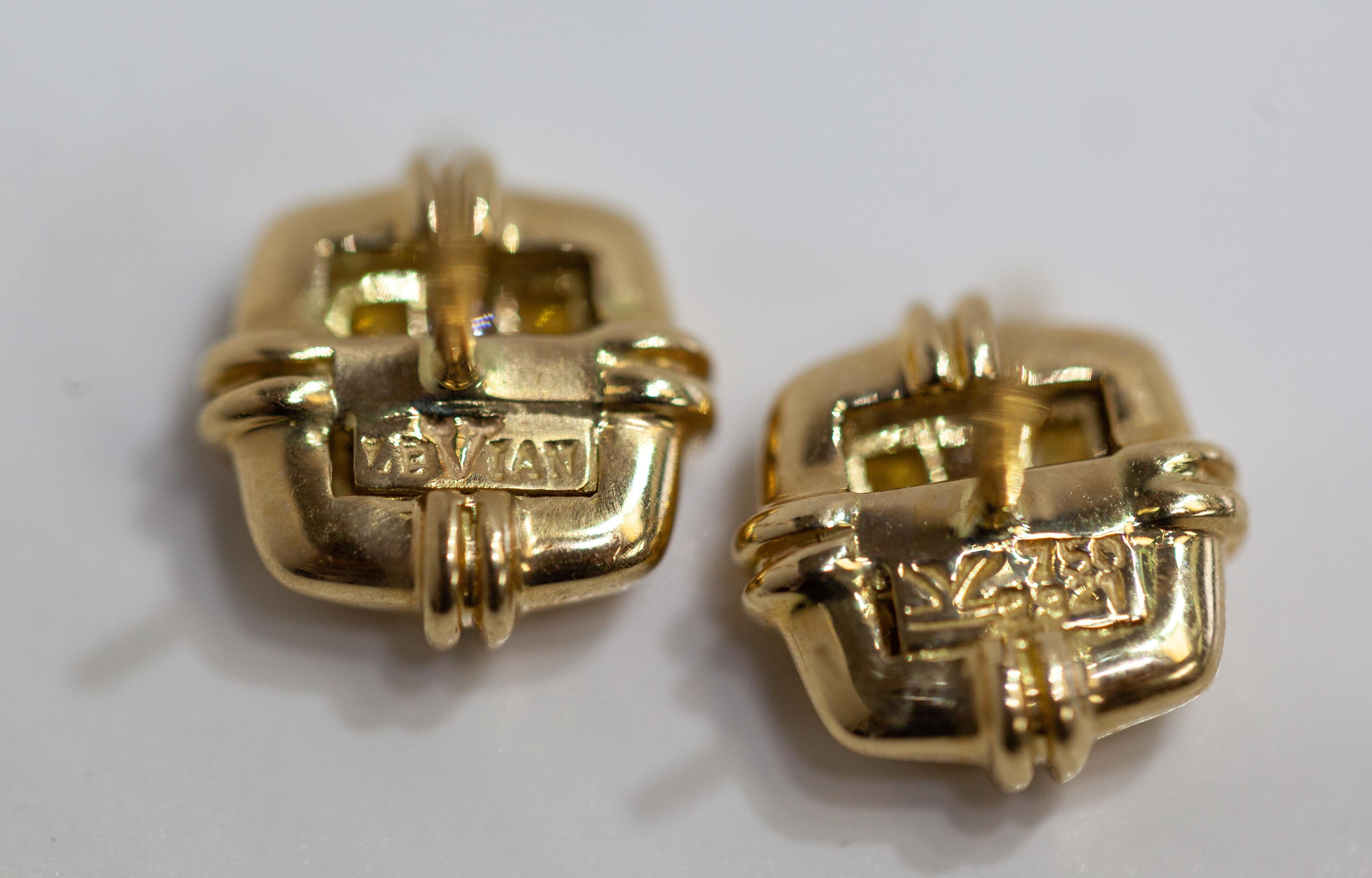 LeVian Pair of Earrings 18 Karat Yellow Gold with Diamonds For Sale 1