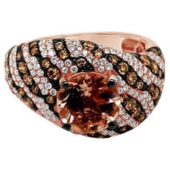 Ring aus 14 Karat Roségold mit pfirsichfarbenem Morganit, schokoladenfarbenen Diamanten und Vanille Diamanten