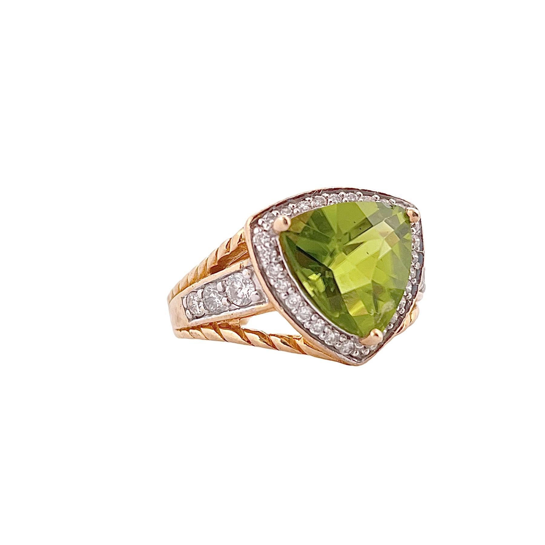 Victorian LeVian Trillion Peridot Ring with Diamond Accents - 14K Yellow Gold For Sale