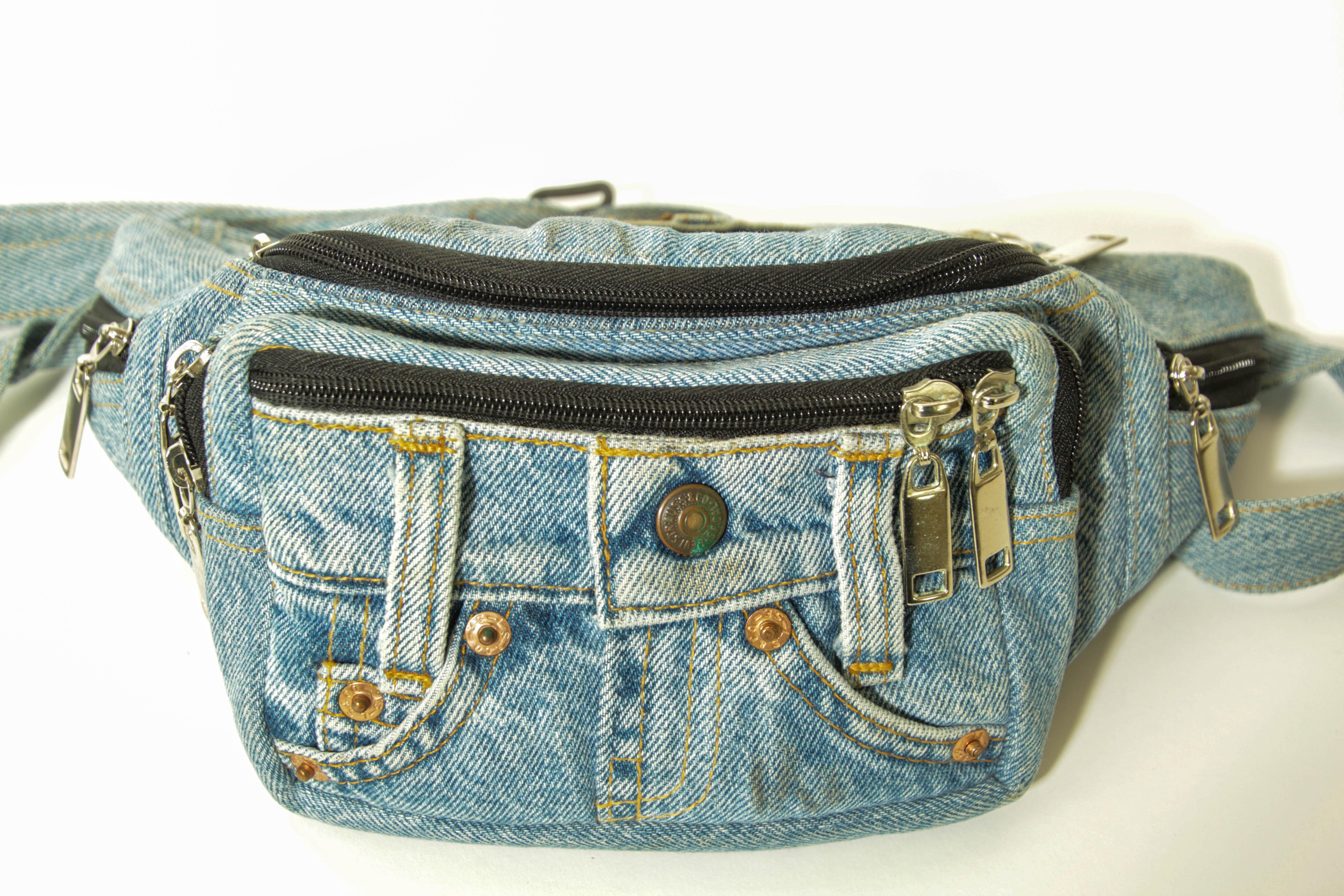Levi's Levi Strauss Gürteltasche aus Denim mit Gürteltasche im Zustand „Gut“ im Angebot in North Hollywood, CA
