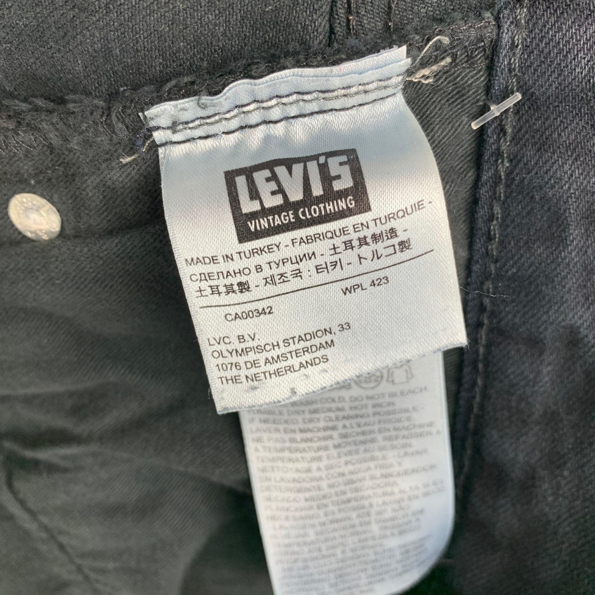 LEVI'S Size 34 Navy Straight cut Denim Jeans In Good Condition For Sale In San Francisco, CA