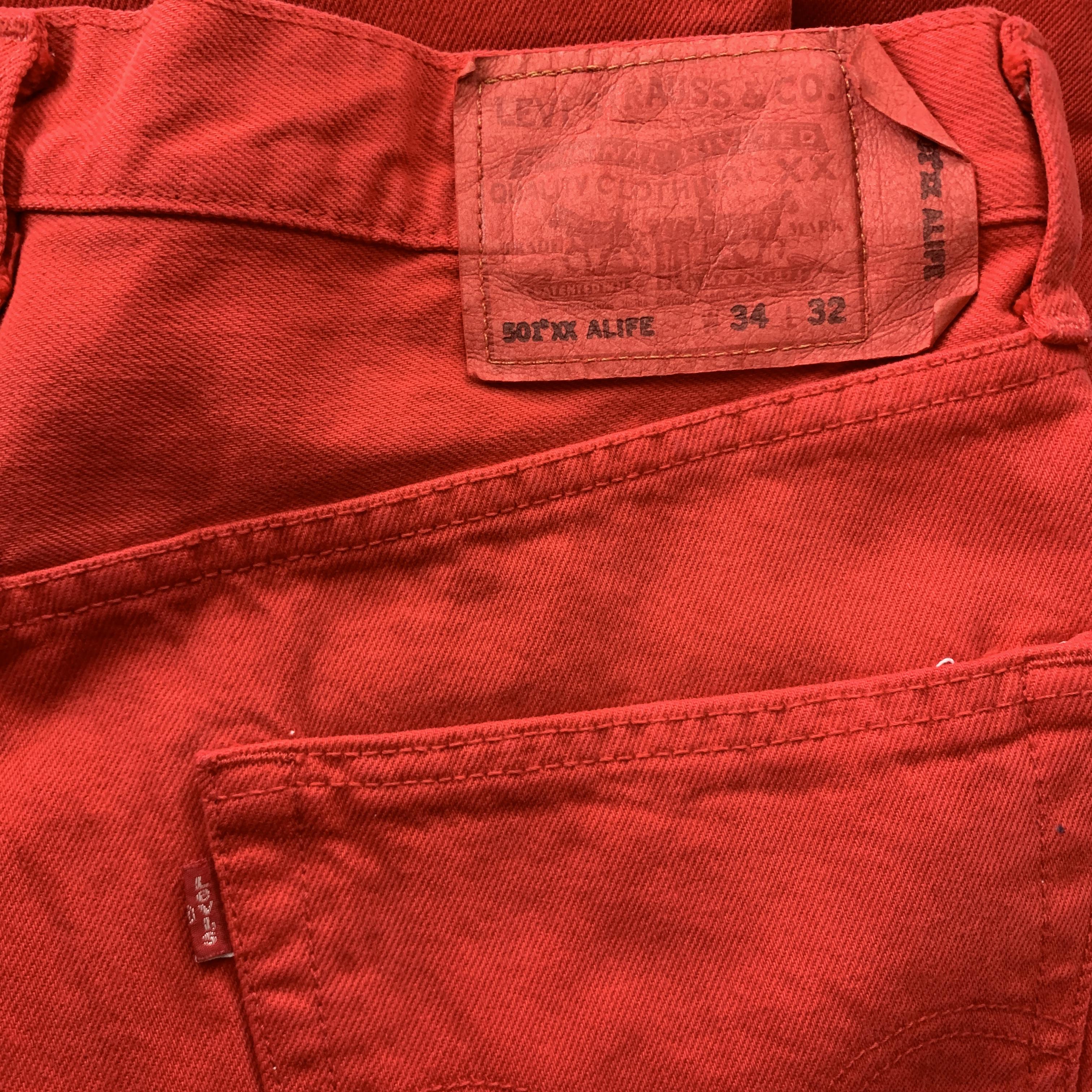LEVI'S Size 34 Red Solid Cotton Jean Cut Casual Pants In Good Condition In San Francisco, CA